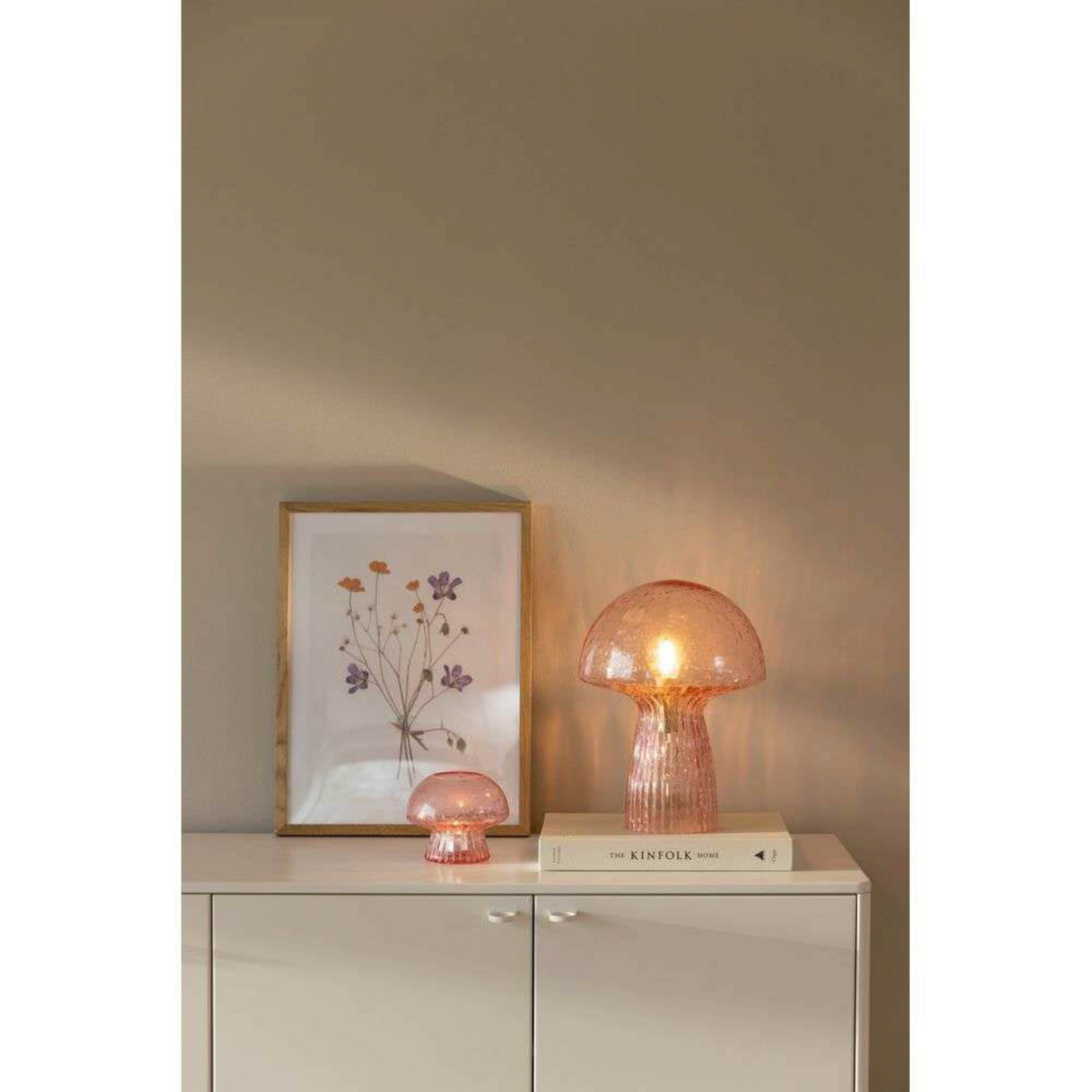 Fungo 22 Stolová Lampa Special Edition Pink - Globen Lighting