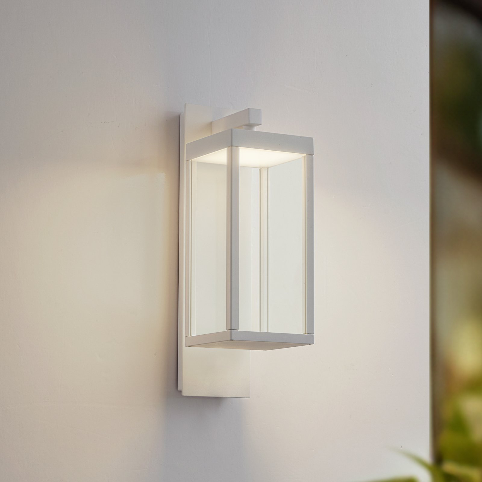 Lucande LED outdoor wall lamp Ferdinand, white, metal, 38 cm