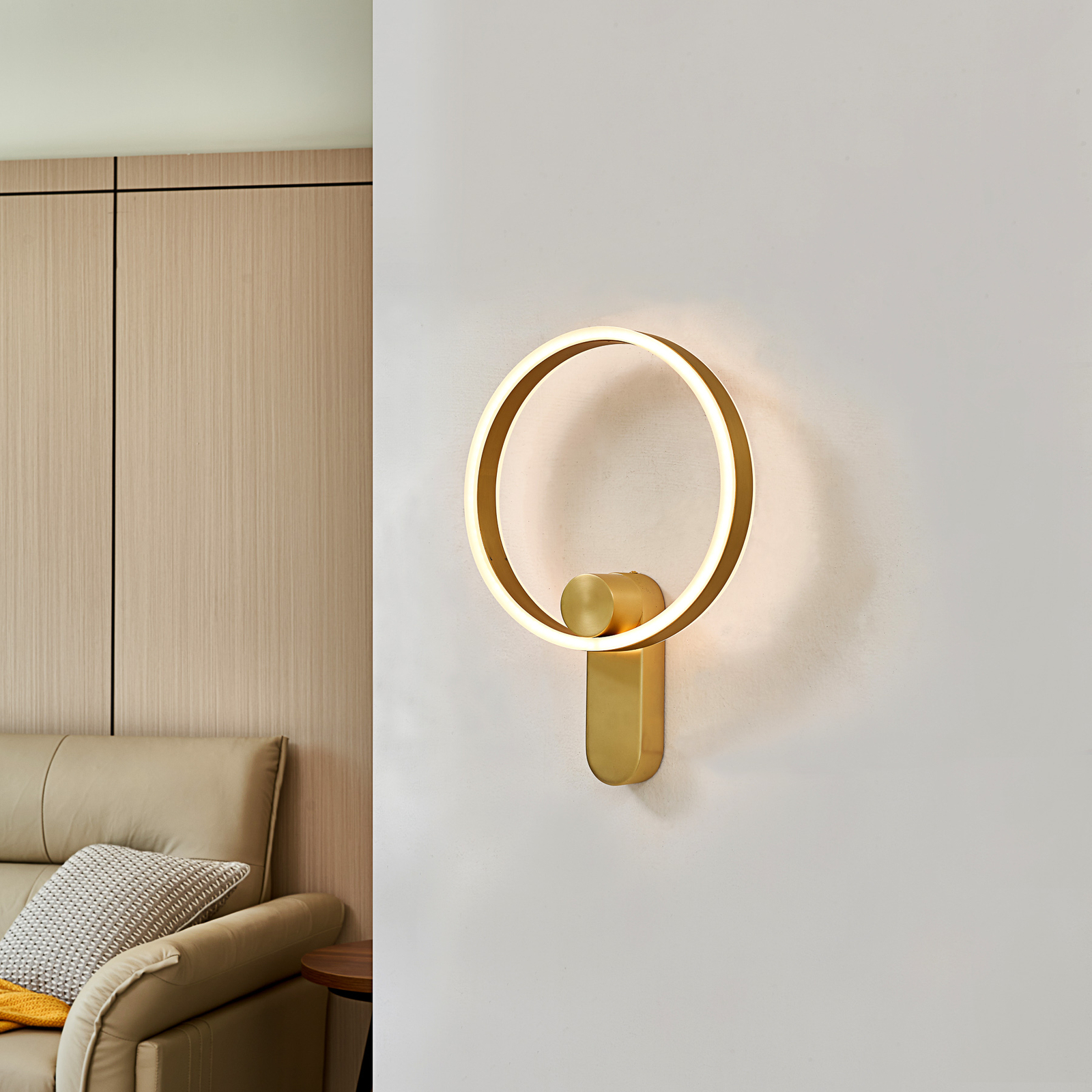 Lucande LED wall lamp Yekta, direct, brass-coloured, 18W