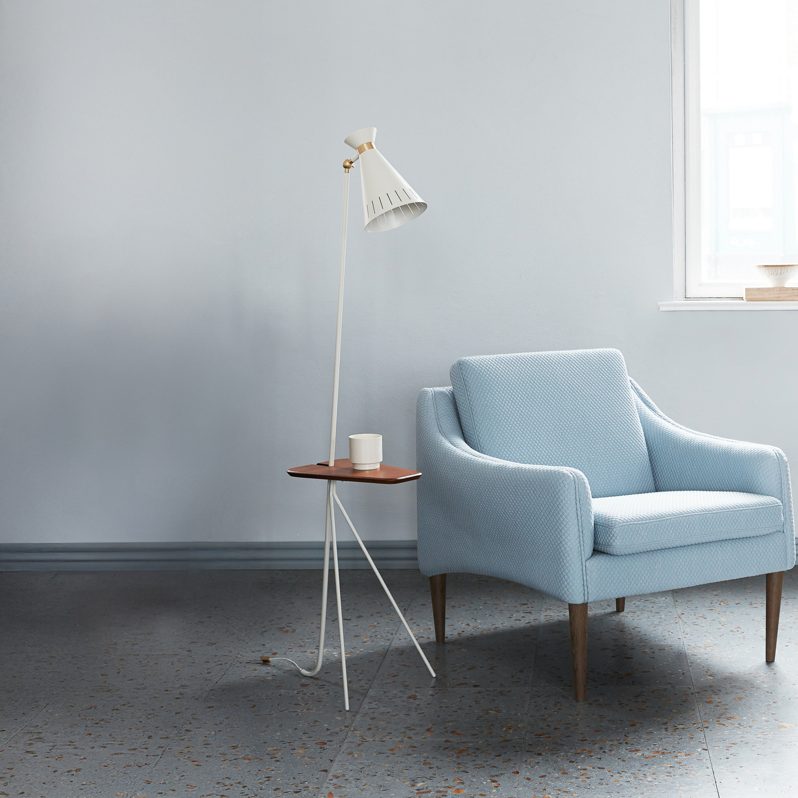 Cone Lampadaire w/Table Warm White - Warm Nordic Cone Lampadaire w/Table Warm White - Warm Nordic