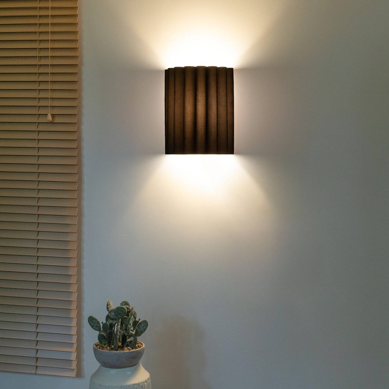 Wandleuchte Aria, schwarz, Microfaser, E27 günstig online kaufen