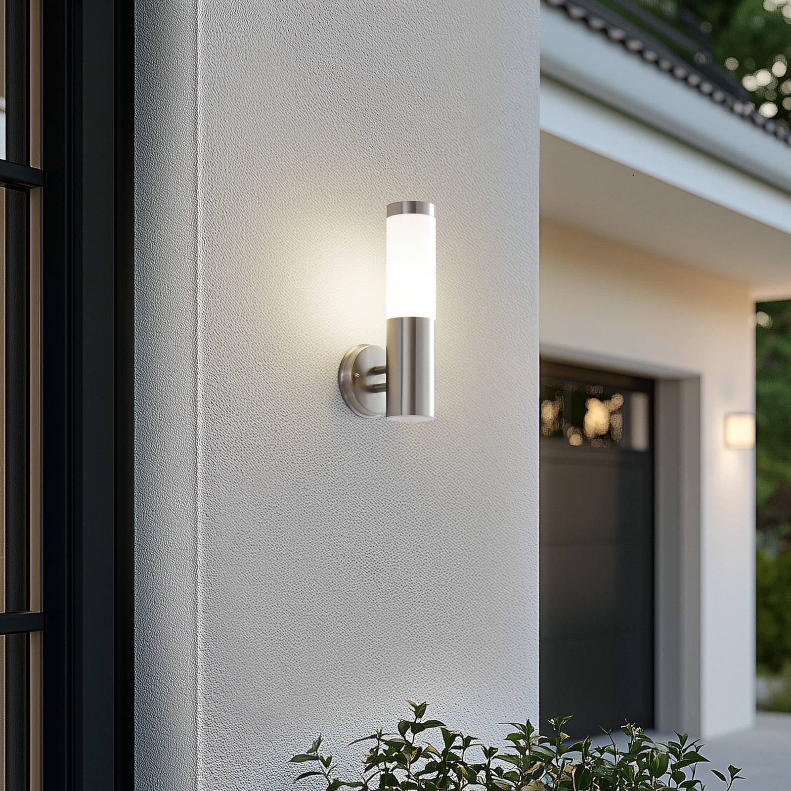 Lindby Außenwandleuchte Kristof, Edelstahl, 33 cm hoch, E27 günstig online kaufen