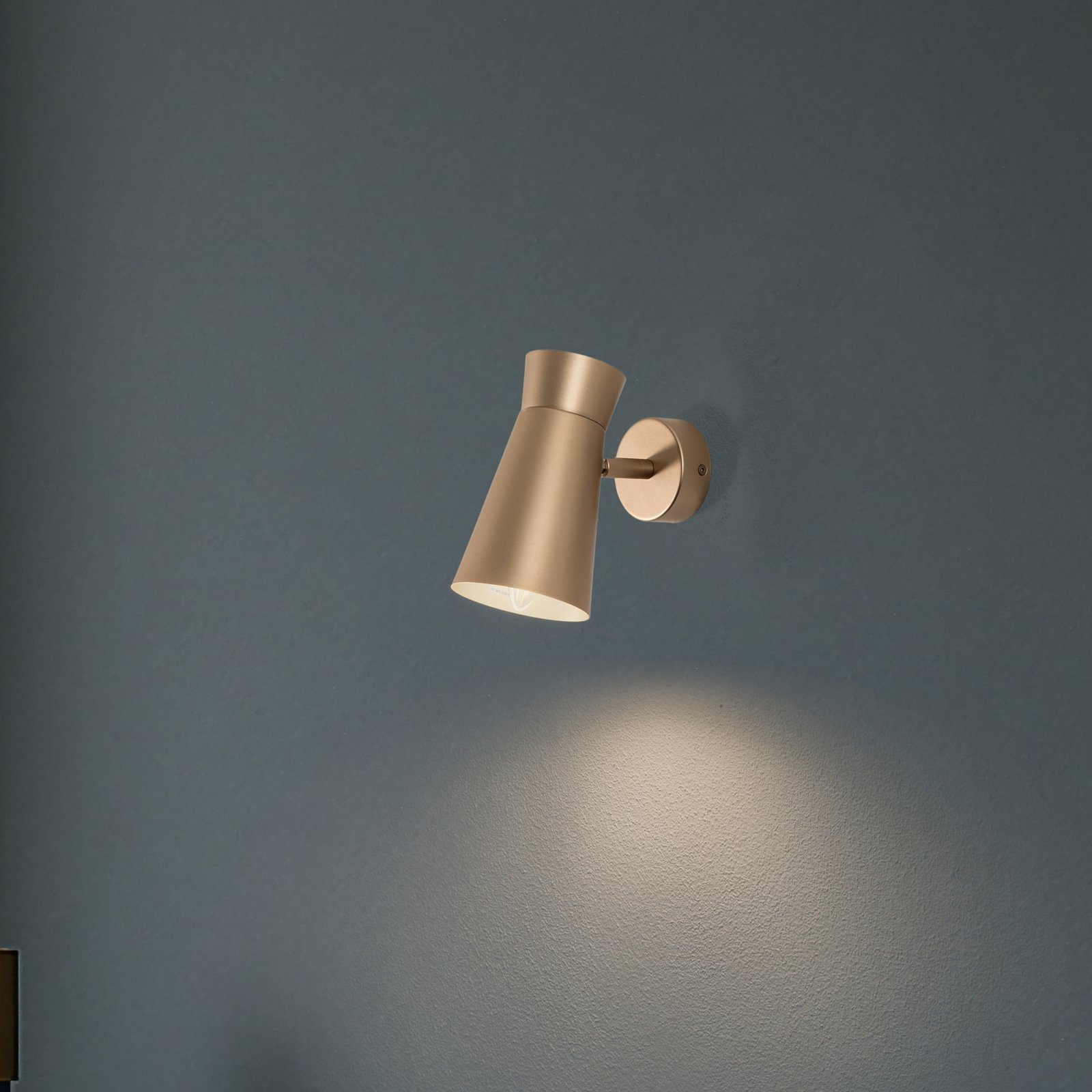 Aplique de pared Lotta, dorado, foco, acero, orientable