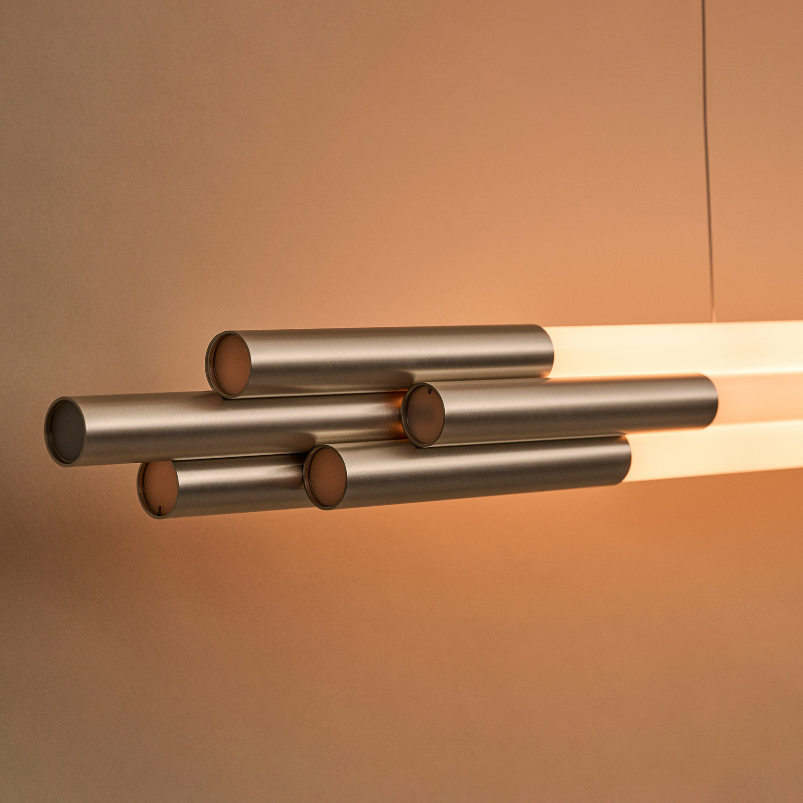 Lampada LED a sospensione ORG, lunghezza 130 cm, color nichel - DCW