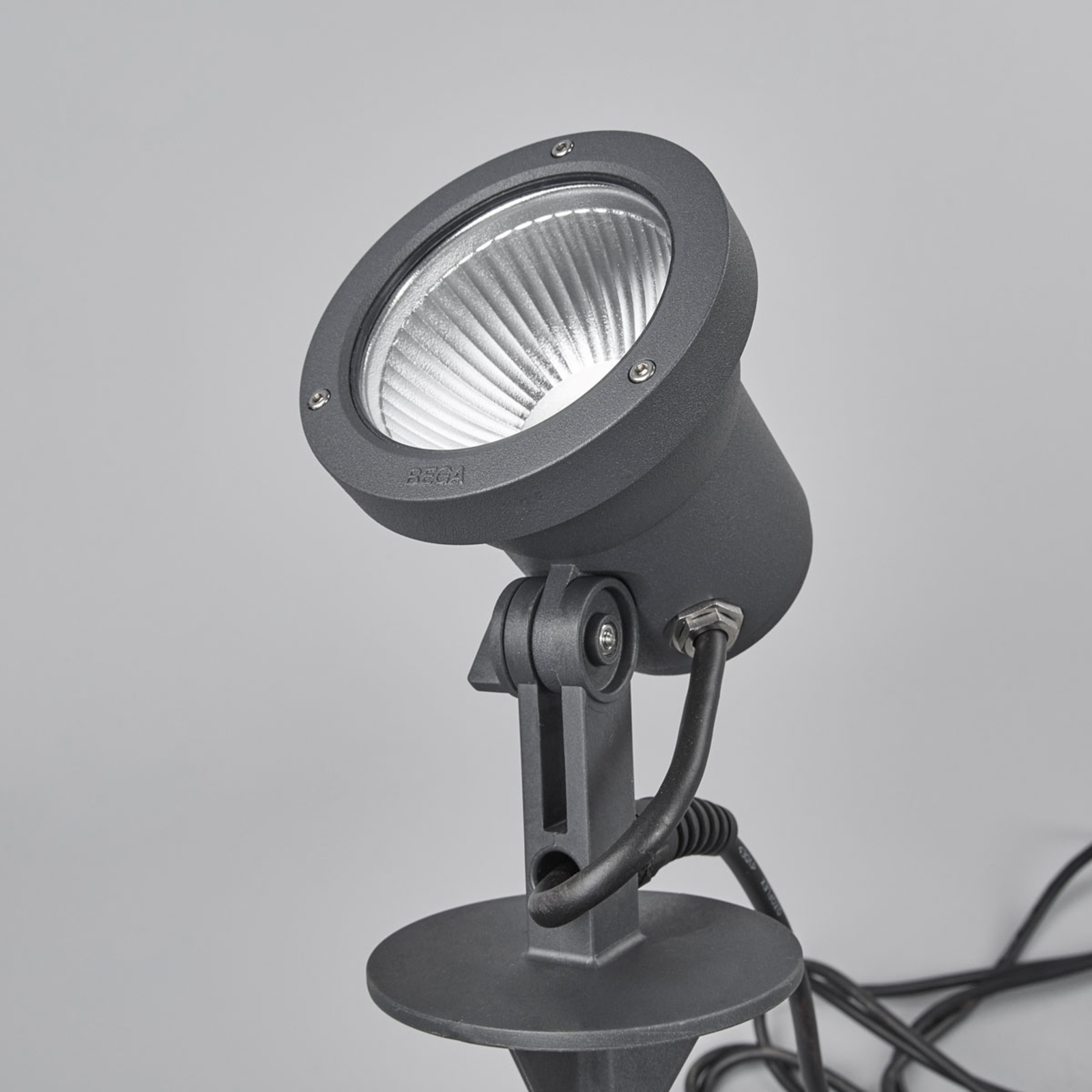 Bega – LED spot 77325K3 med jordspyd og kontakt Bega – LED spot 77325K3 med jordspyd og kontakt