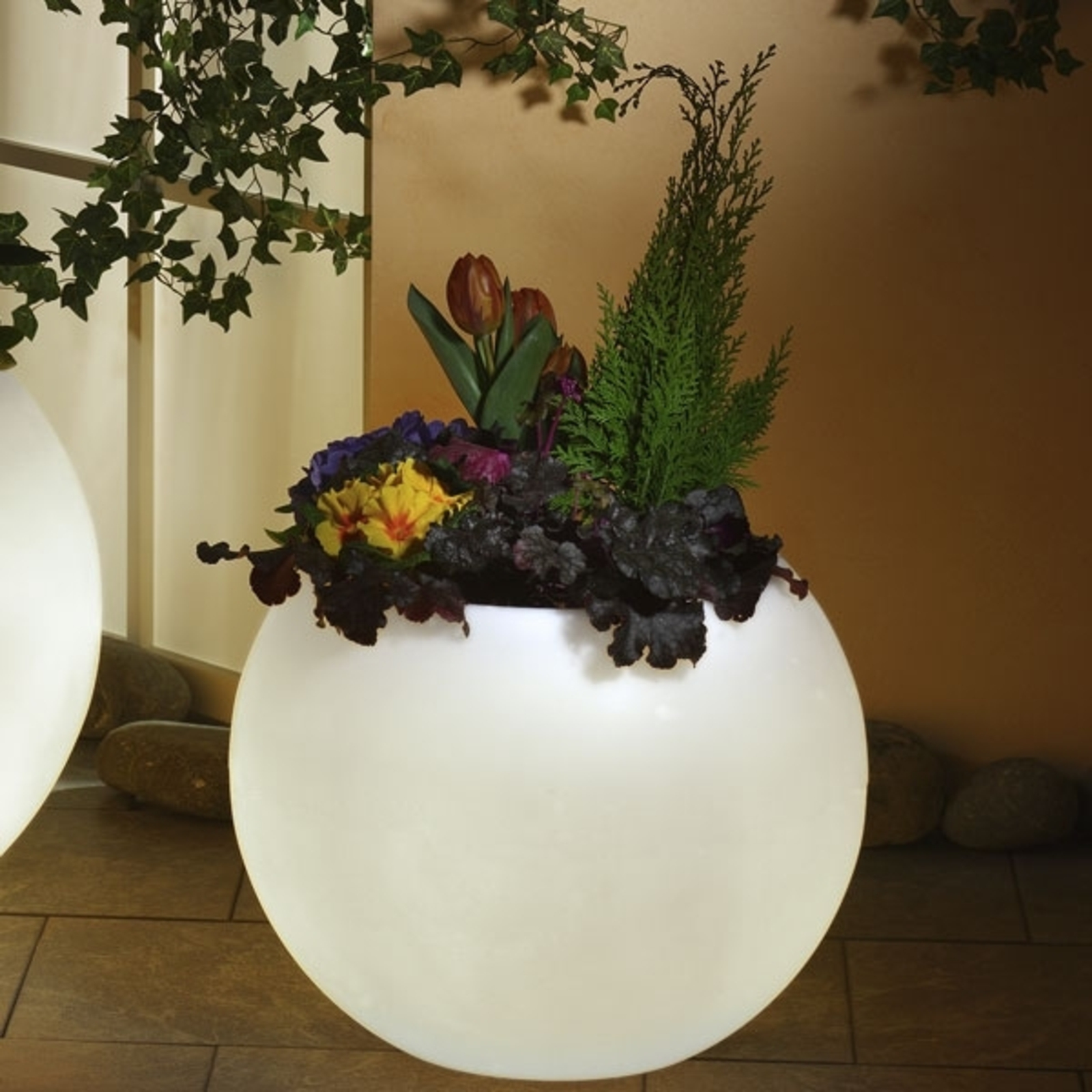 Epstein Illuminated planter, highest quality, white 50, Dimensionally stable and resilient polyethylene, E27, 25 W, energy efficiency: A++, H: 37 cm
