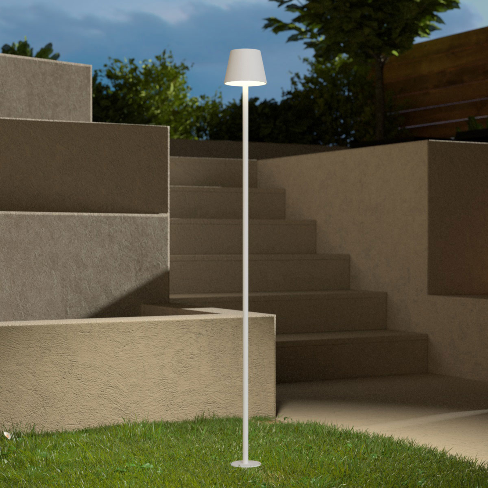Ailati LED-lampe med jordspyd Poldina batteri hvit 135 cm - Hvit / opal