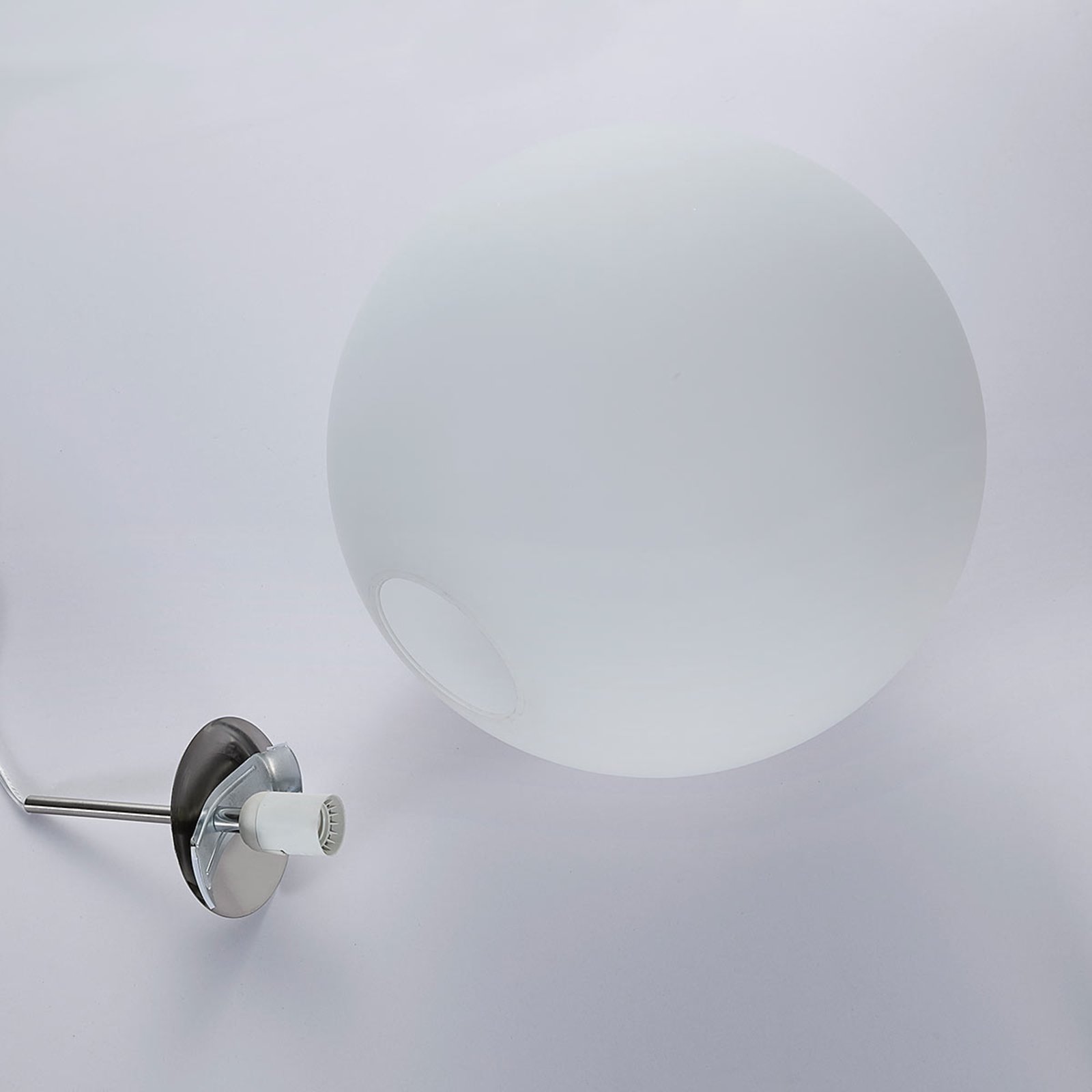 Suspension sphérique Marike en verre opale, 40 cm