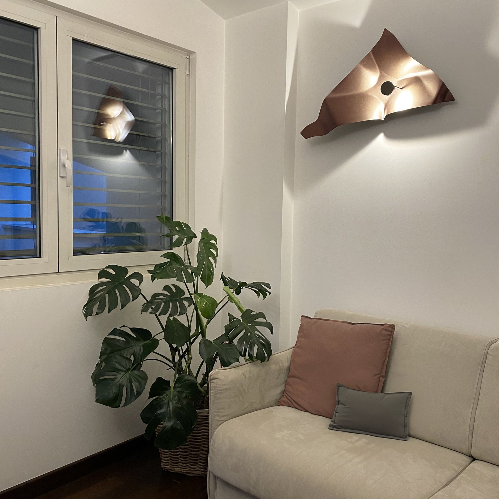 Knikerboker LED wall lamp Zona d'ombra, sahara, 79 cm