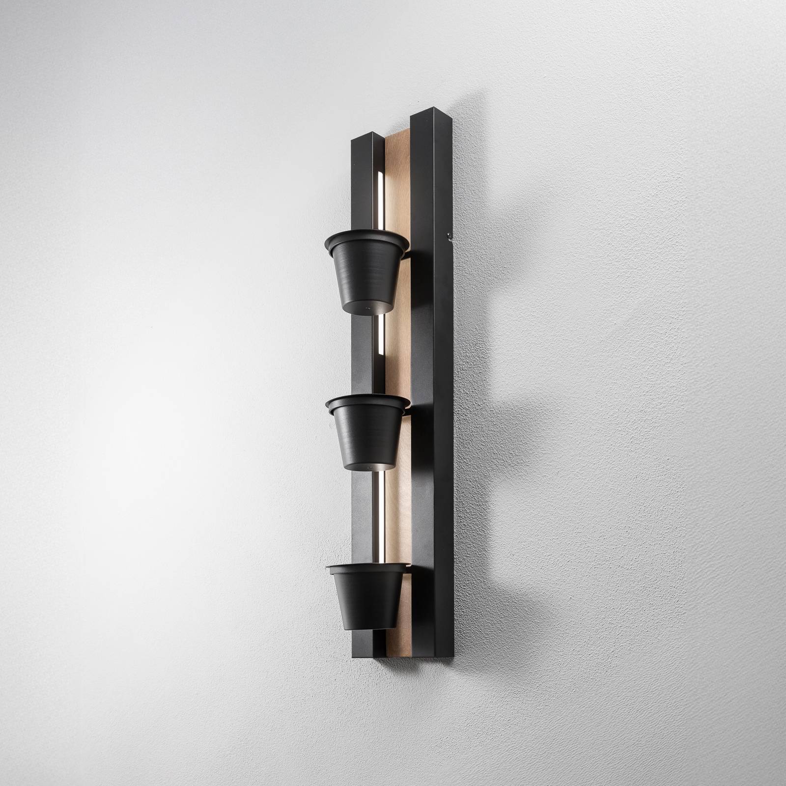 Kinkiet Shelf, stalowy w kolorze czarnym/drewnianym, wysokość 90 cm