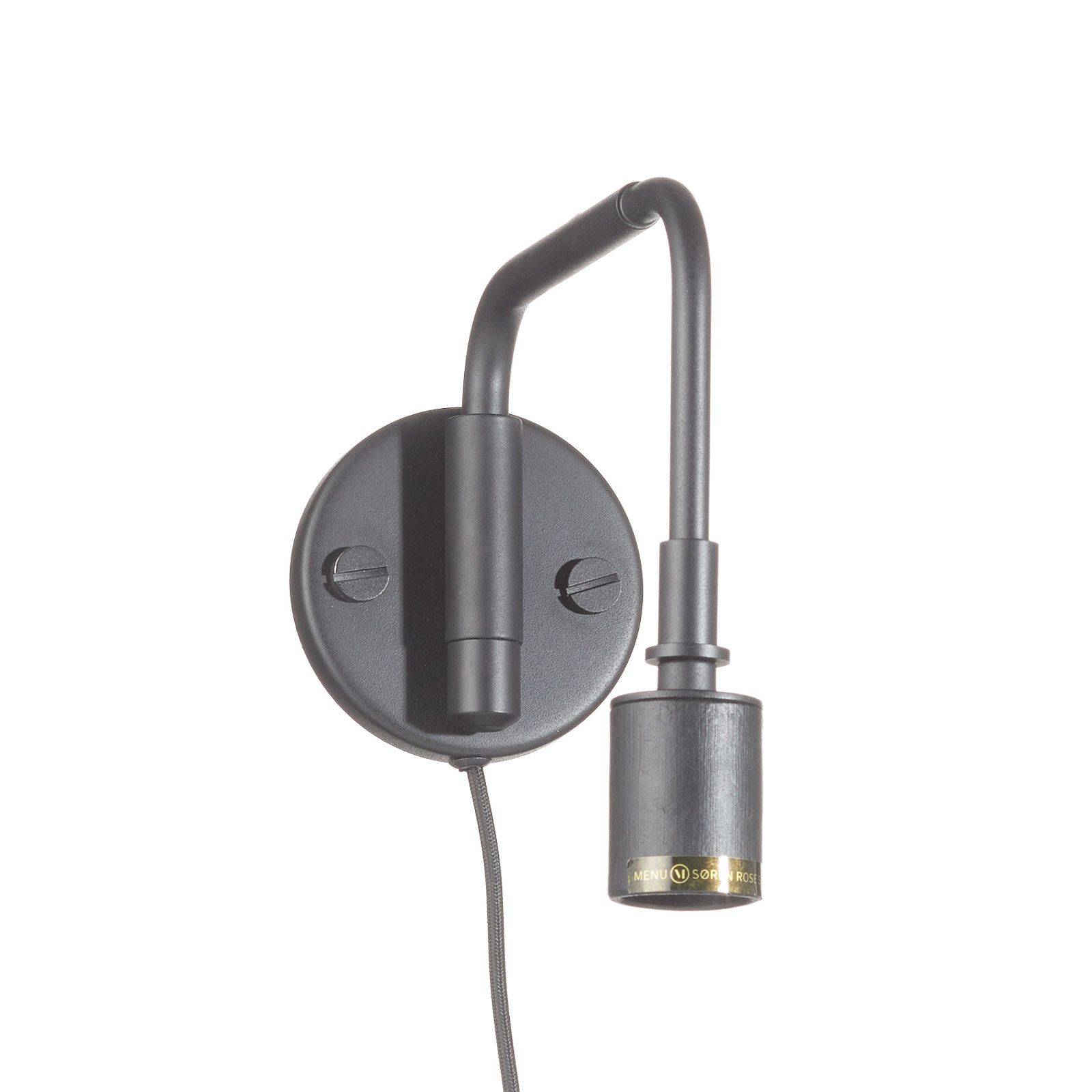 Menu Staple Wandleuchte mit Stecker, schwarz