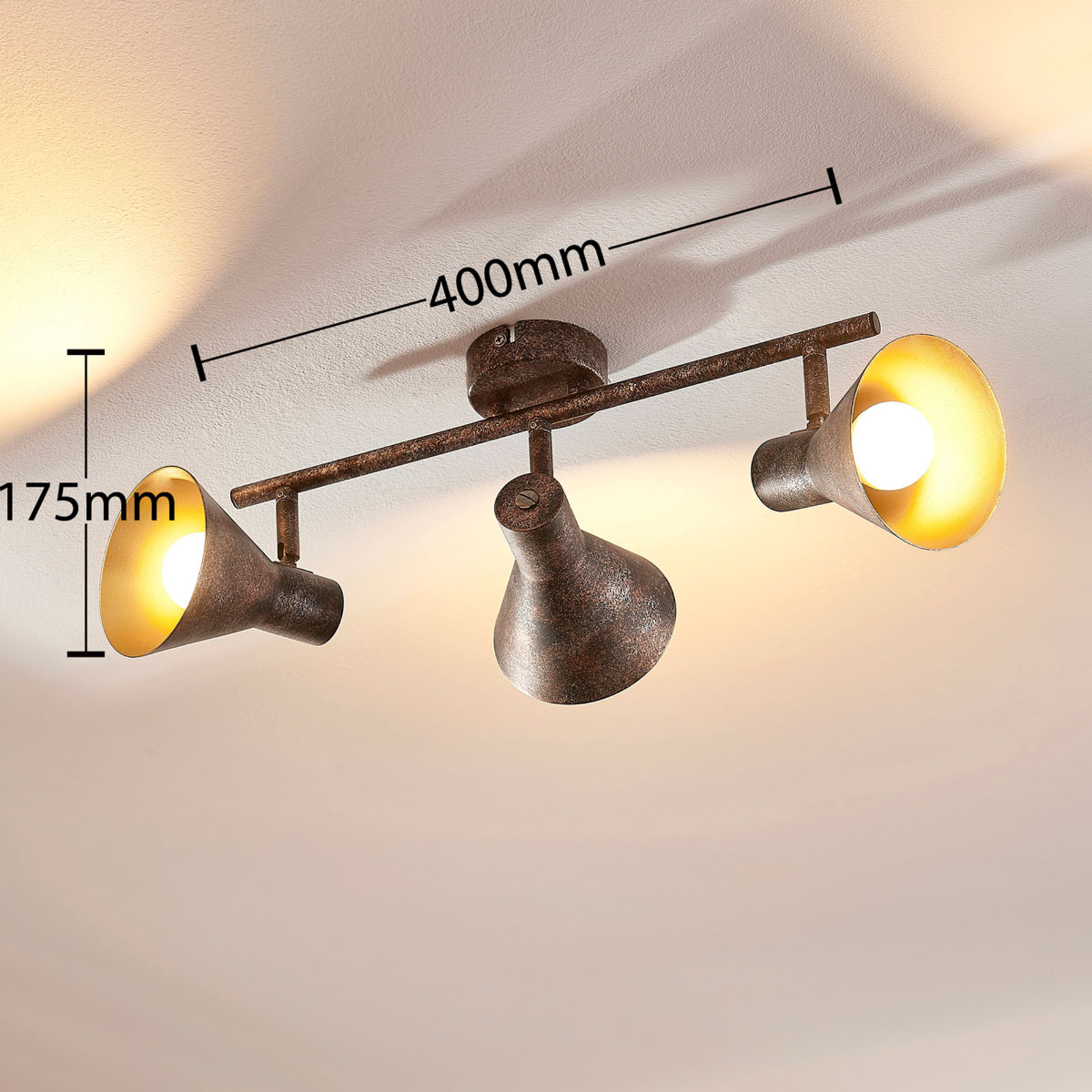 Elongated Zera LED ceiling lamp with Easydim bulbs