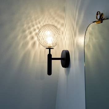 Nuura Miira Wall Wandleuchte mit Schirm aus Glas