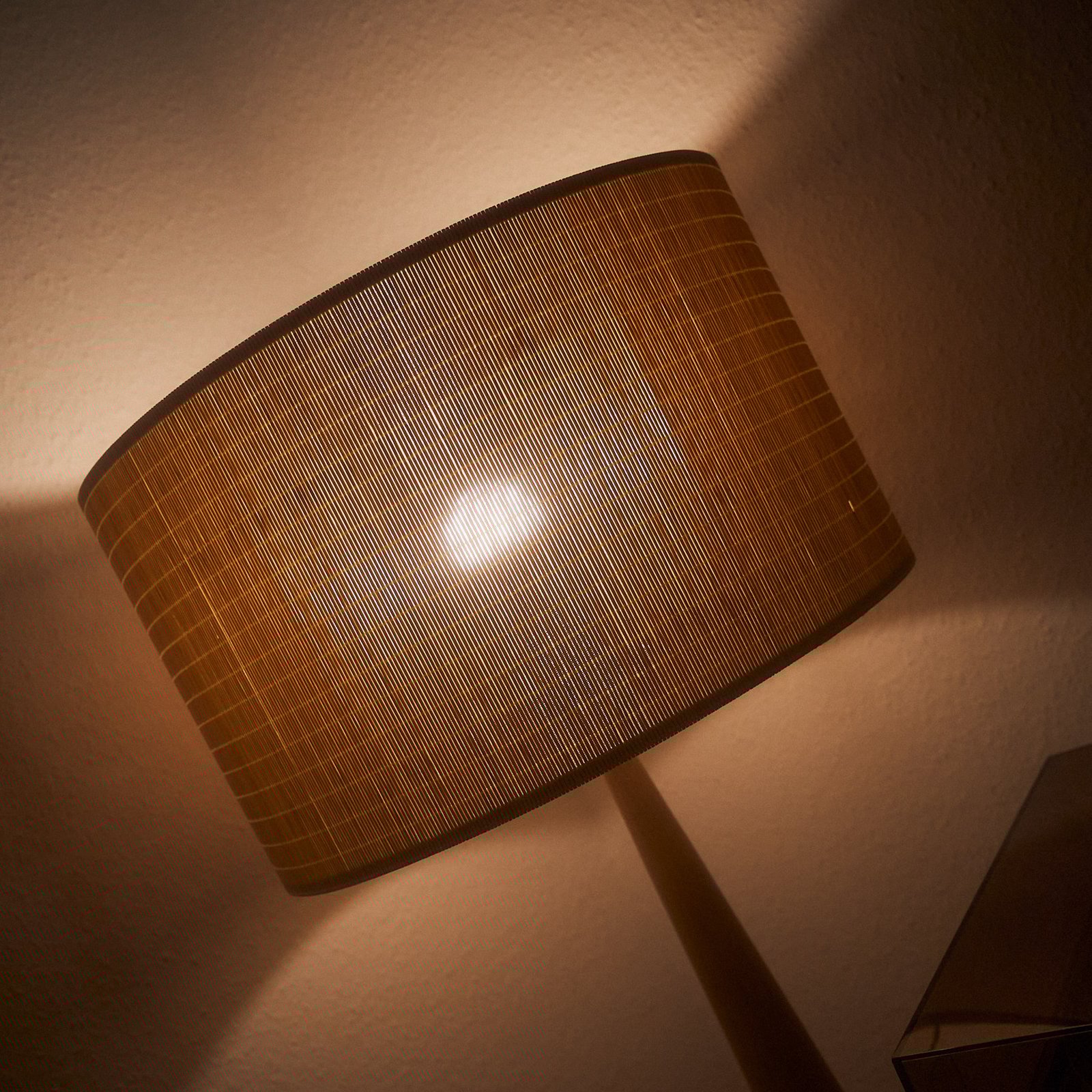 Lucande Fabrena floor lamp, natural colour, bamboo, height 138 cm