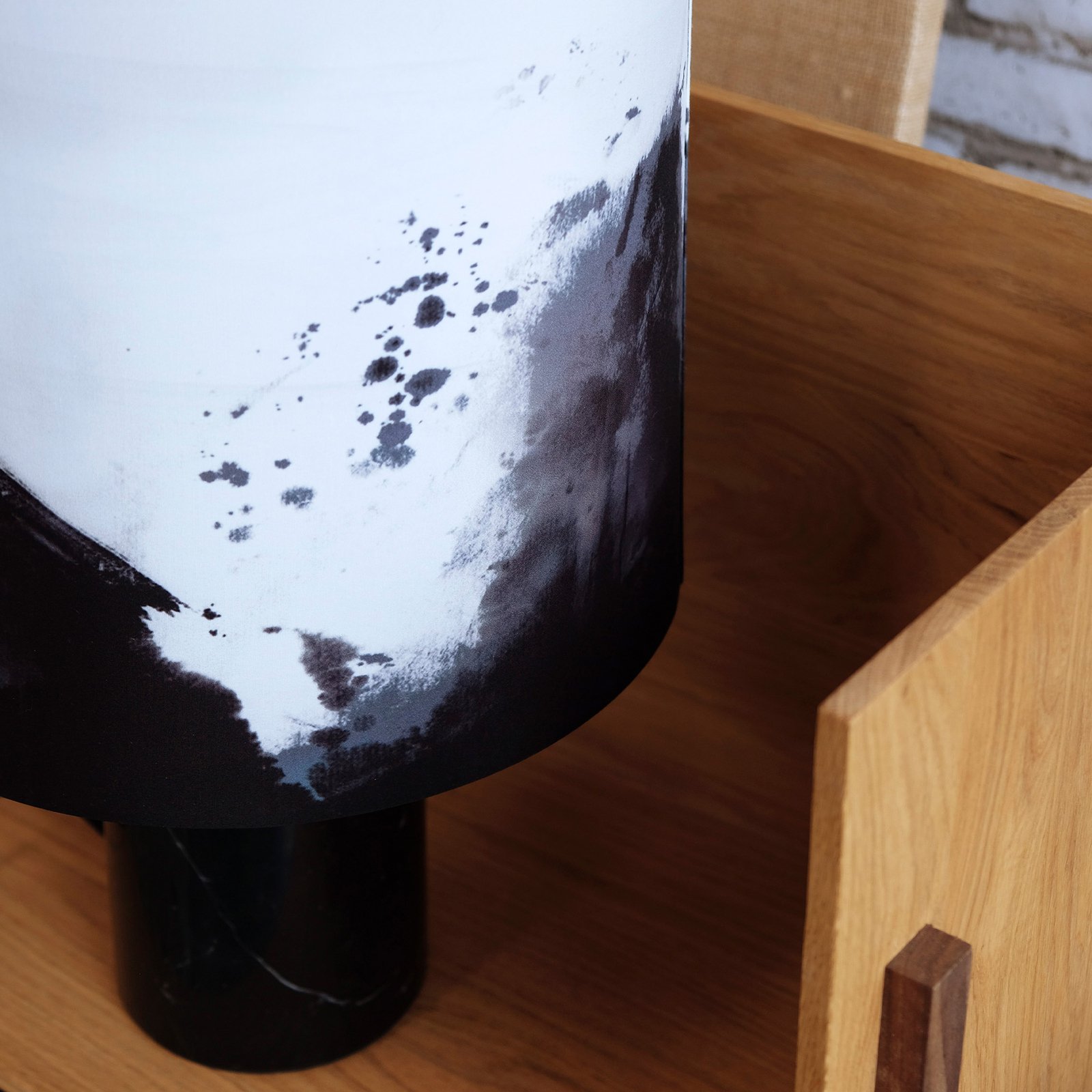 Molly Tischleuchte Marble/ Textile screen - DybergLarsen