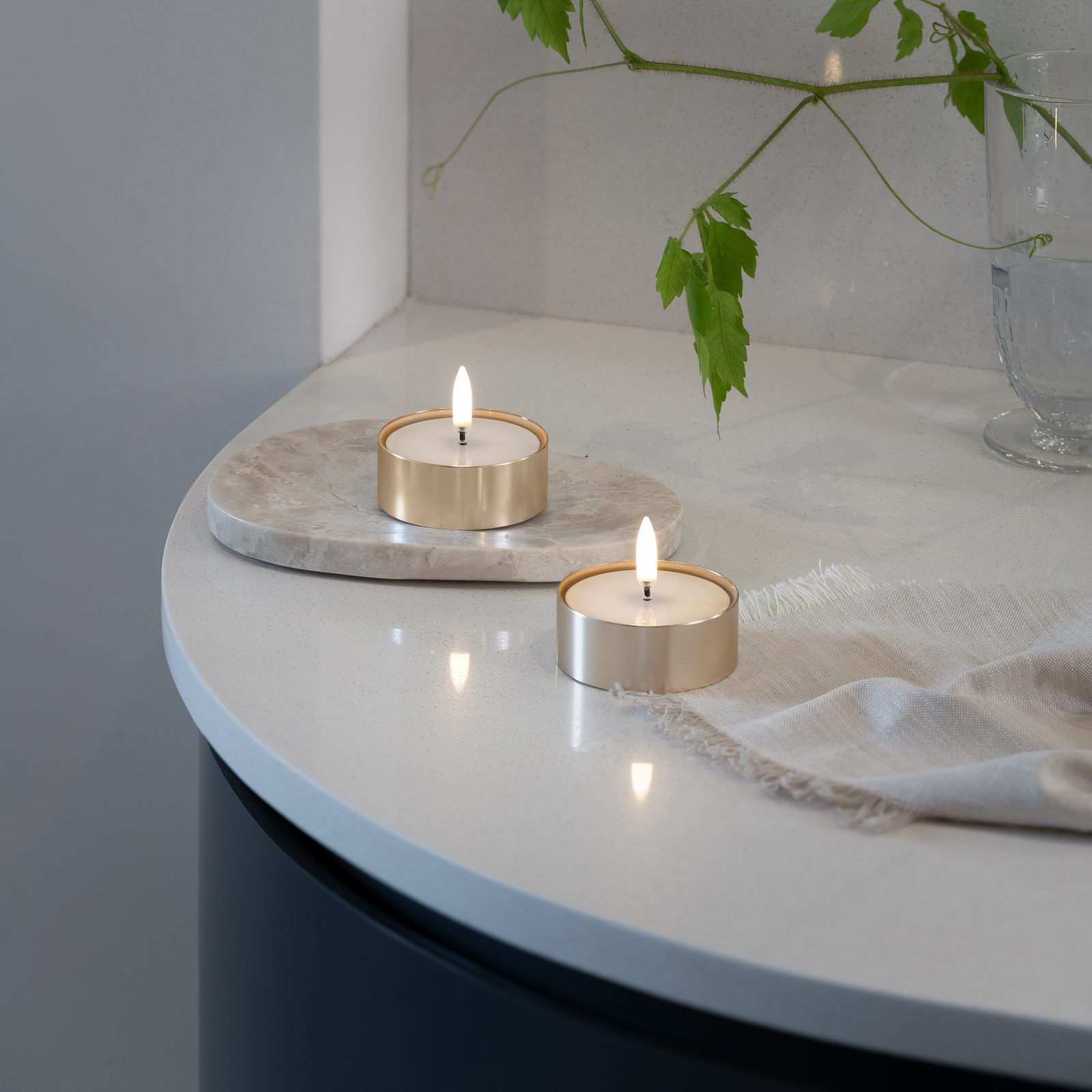 MELTED MAXI LED-blockljus, 2-pack, mässing - Uyuni Lighting MELTED MAXI LED-blockljus, 2-pack, mässing - Uyuni Lighting