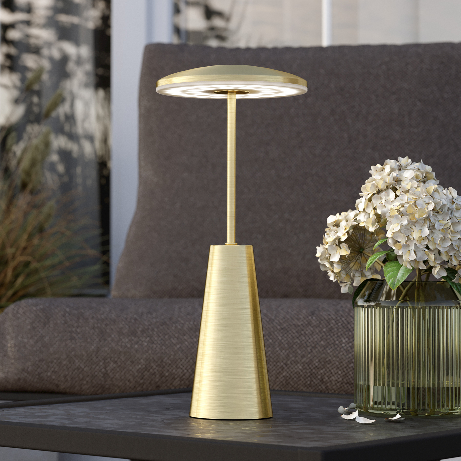 Lampada a LED ricaricabile Piccola, color ottone, altezza 28 cm, IP54 Lampada a LED ricaricabile Piccola, color ottone, altezza 28 cm, IP54