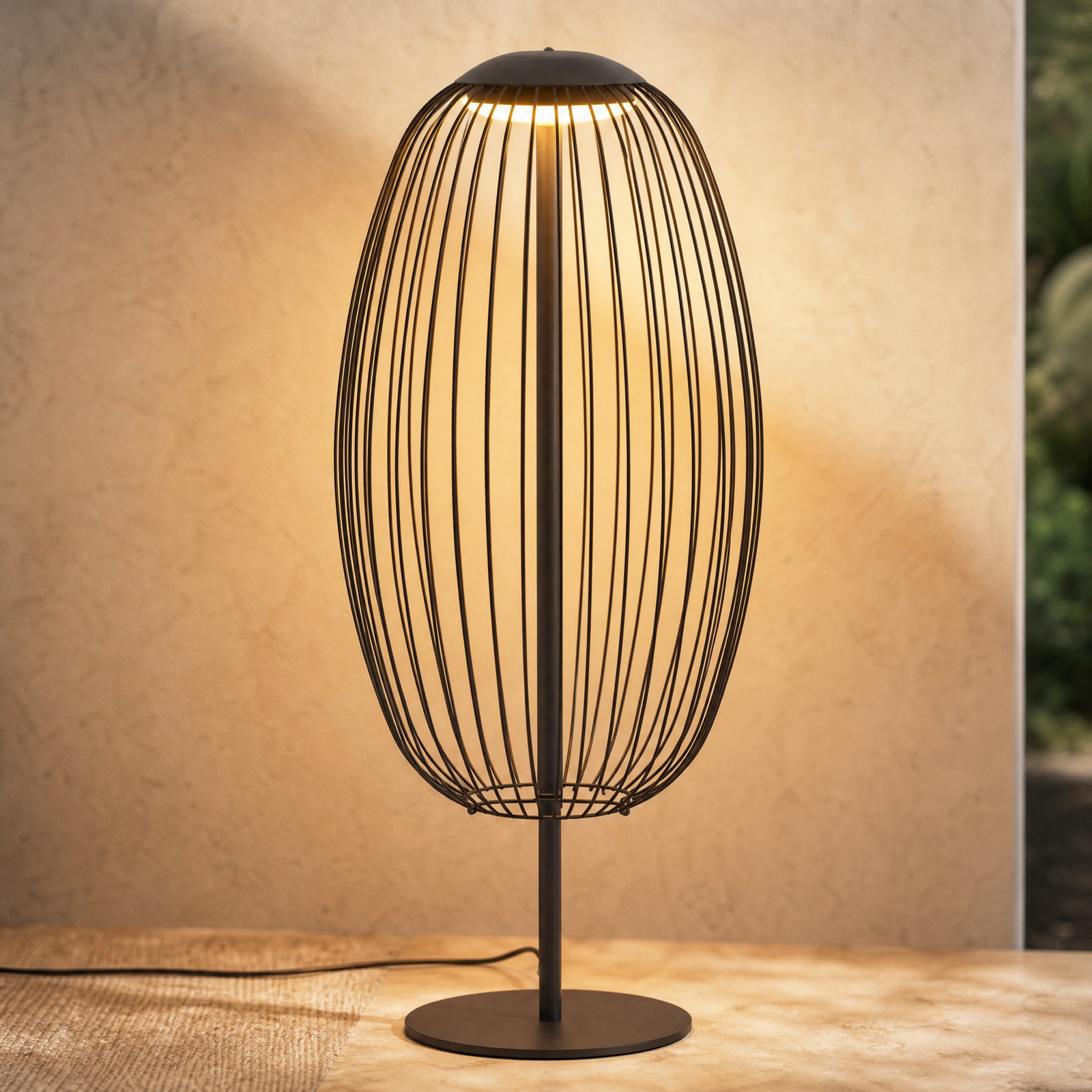 Lucande LED-lattiavalaisin ulos Richi, musta, korkeus 90 cm, IP44
