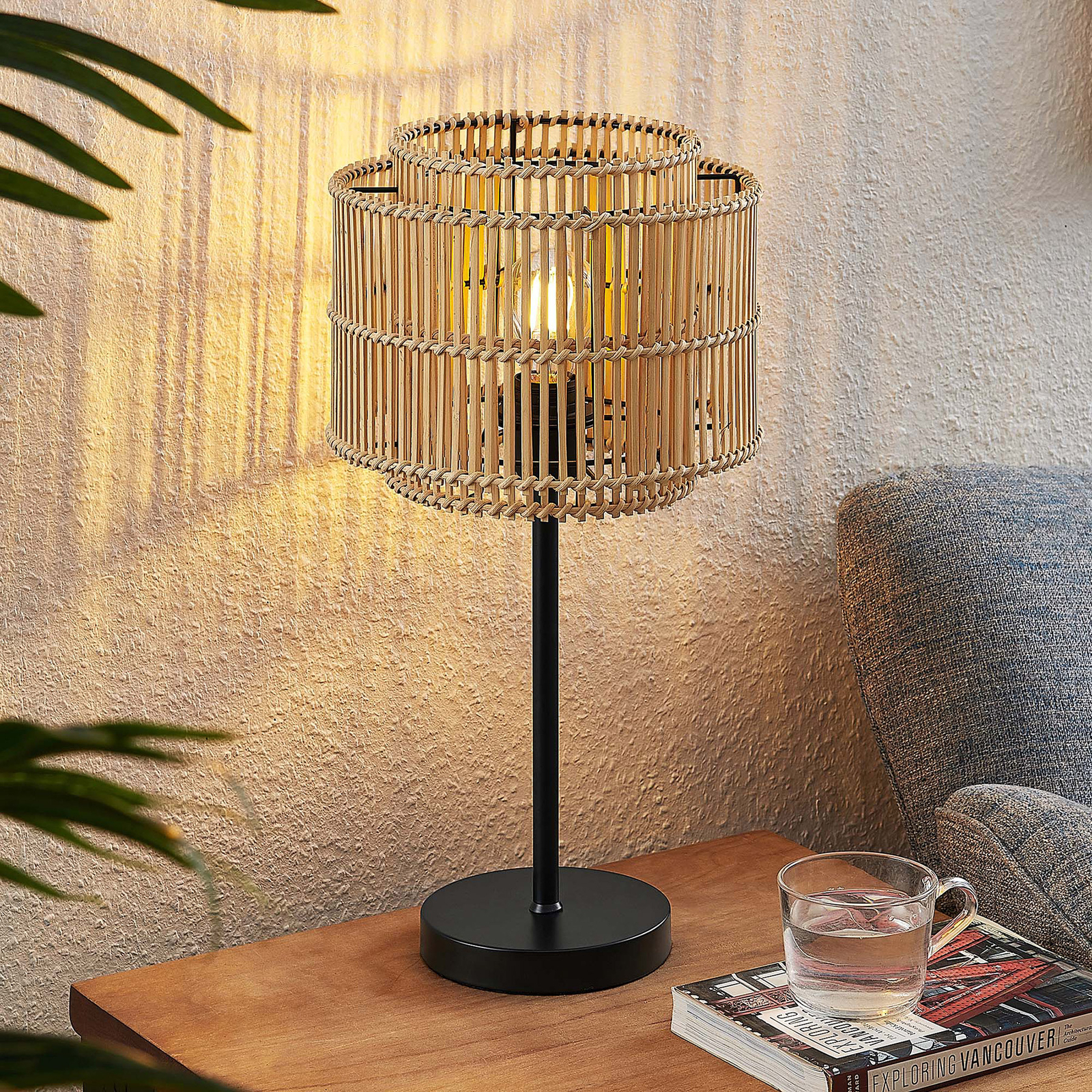 Lindby Bridga lámpara de mesa de bambú claro