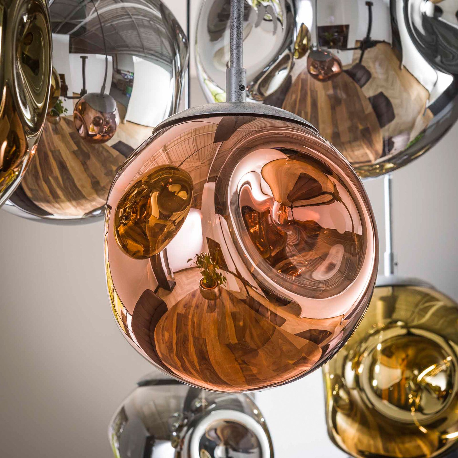 Висящо осветление Valerya, стъклени глобуси, седем светлини