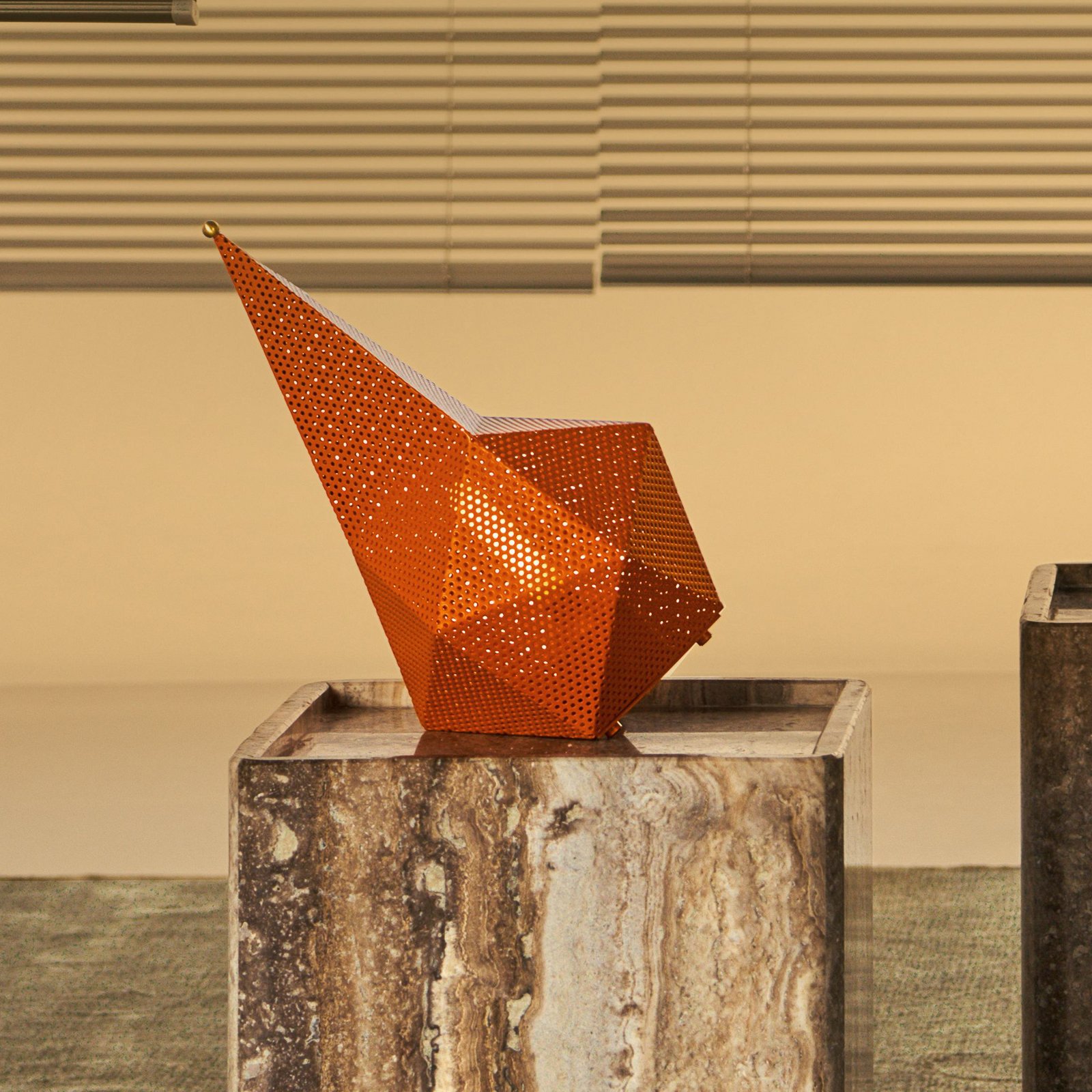 Bagdad Portable Candeeiro de Mesa International Orange - GUBI