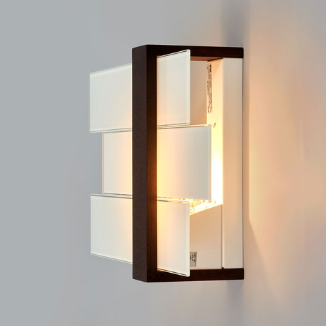 Attraktiv TRIAD vegg- og taklampe