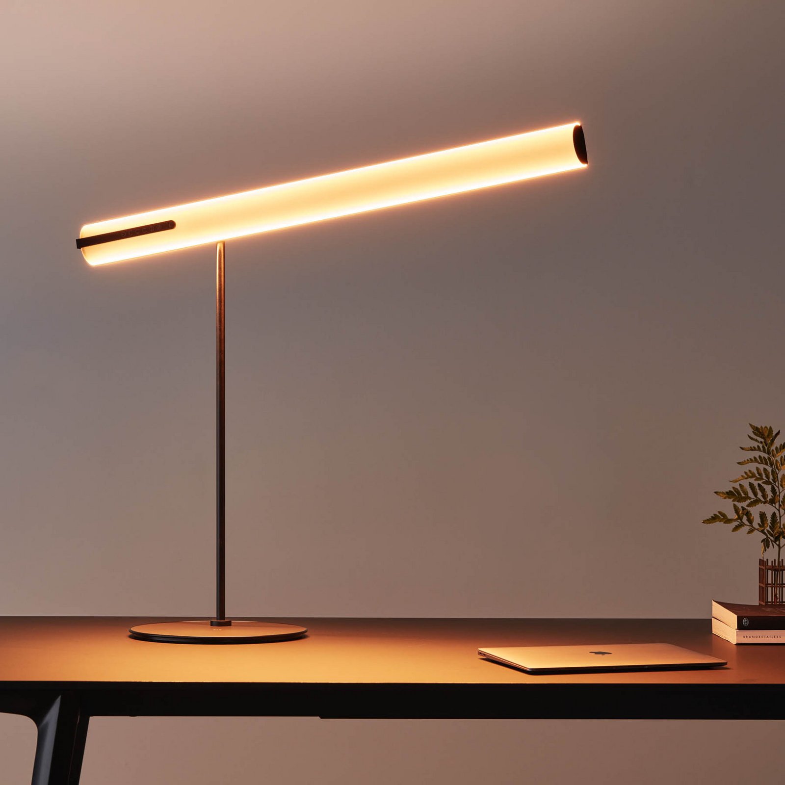 HEAVN One LED table lamp