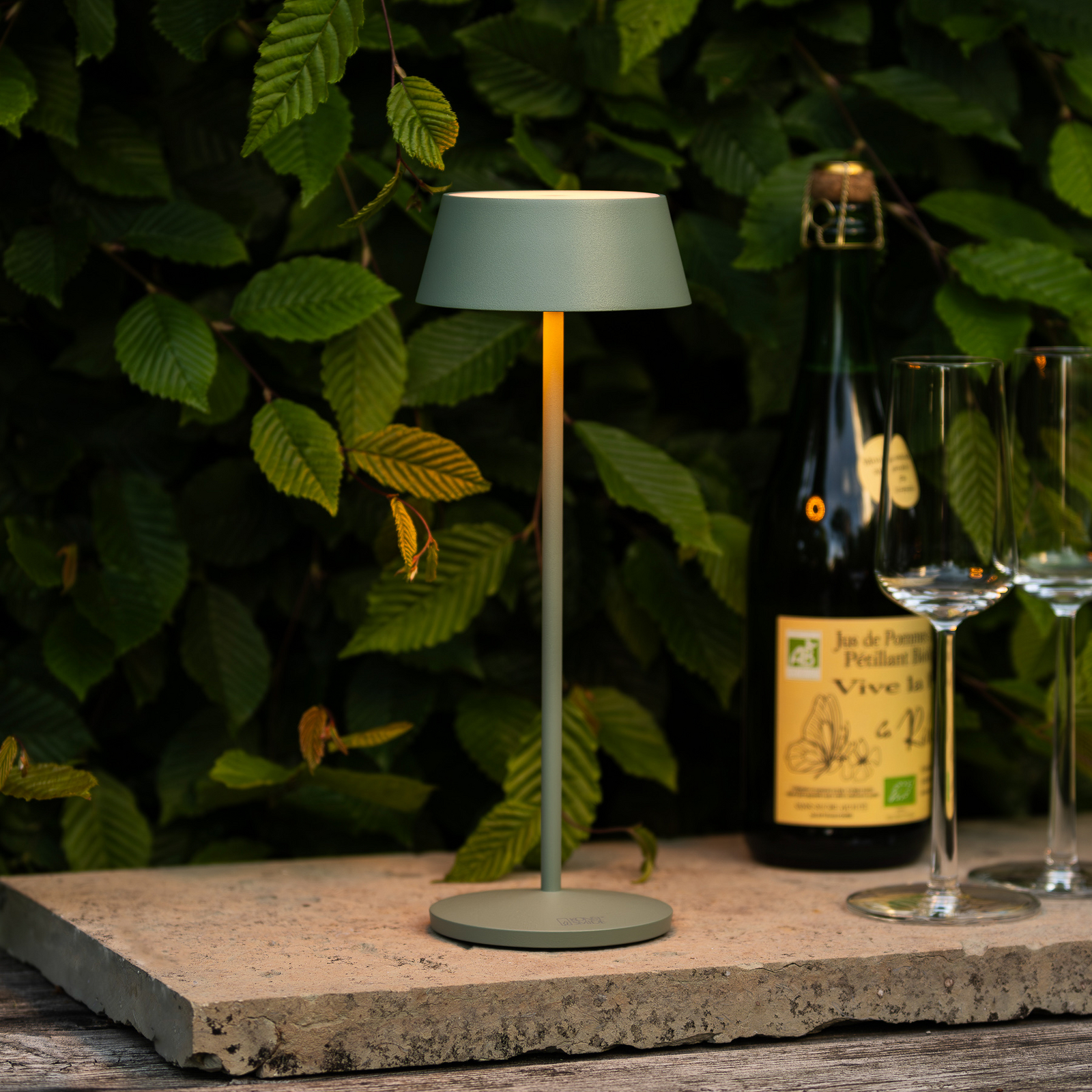 LED-akuga laualamp Menton, roheline, kõrgus 27 cm, IP54, USB LED-akuga laualamp Menton, roheline, kõrgus 27 cm, IP54, USB