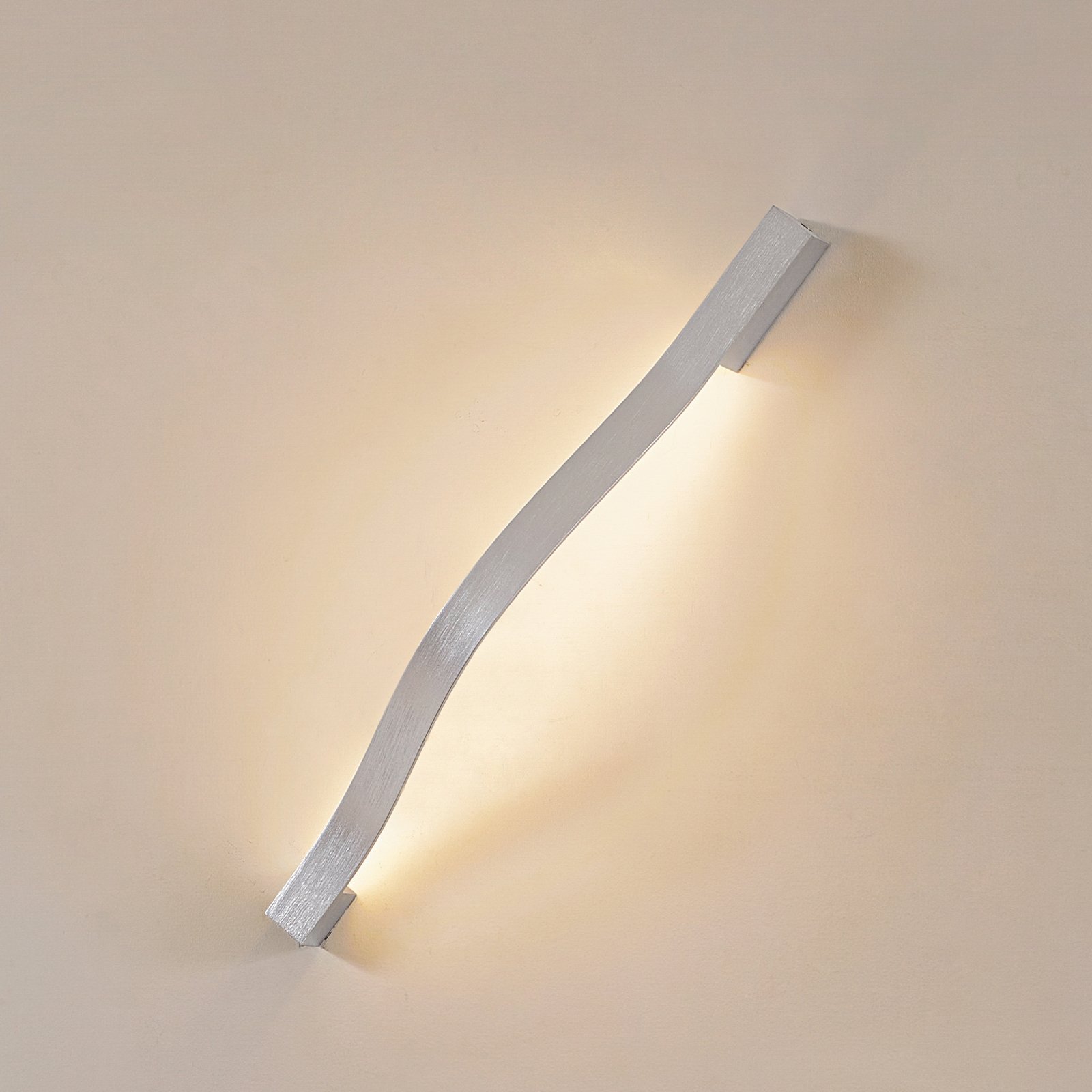 Lindby LED-Wandleuchte Alvon, silber, Höhe 50 cm, Metall