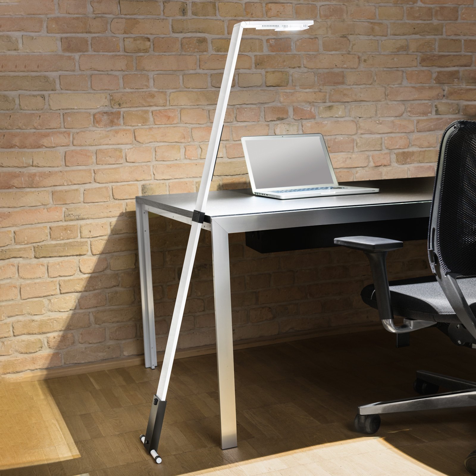 Luctra Flex LED floor lamp wireless, battery white, for Workroom / Office, aluminium, zinc, plastic, lithium ions, 9.5 W, energy efficiency: A+, H: 160 cm