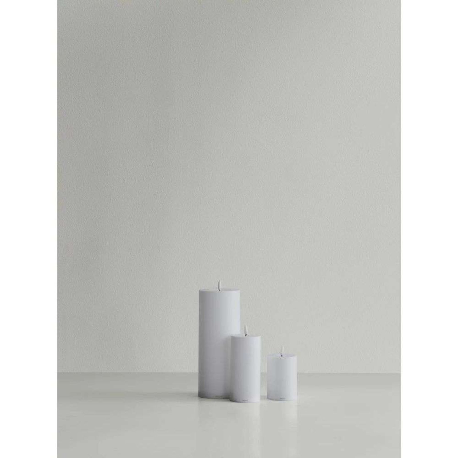 Noca LED Pillar Candle M Micro Chip - Blomus