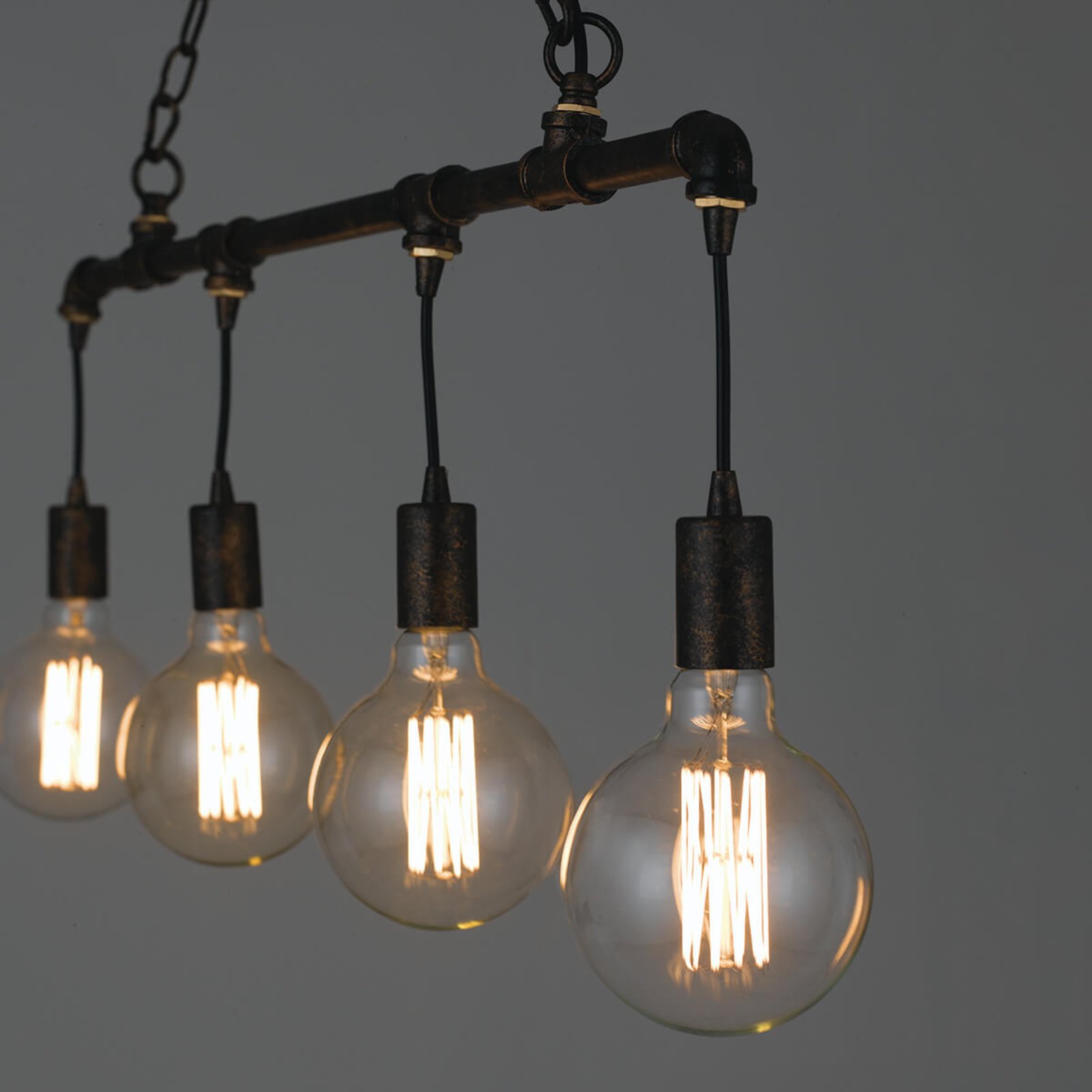 Suspension Amarcord au design industriel Luminaire.fr