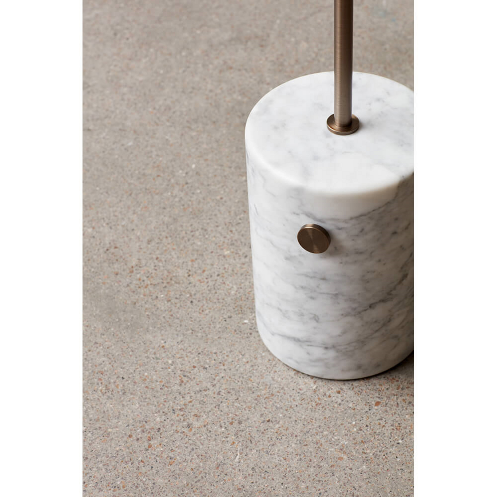 JWDA Lampadar Carrara Marble/Bronzed Brass - Audo Copenhagen