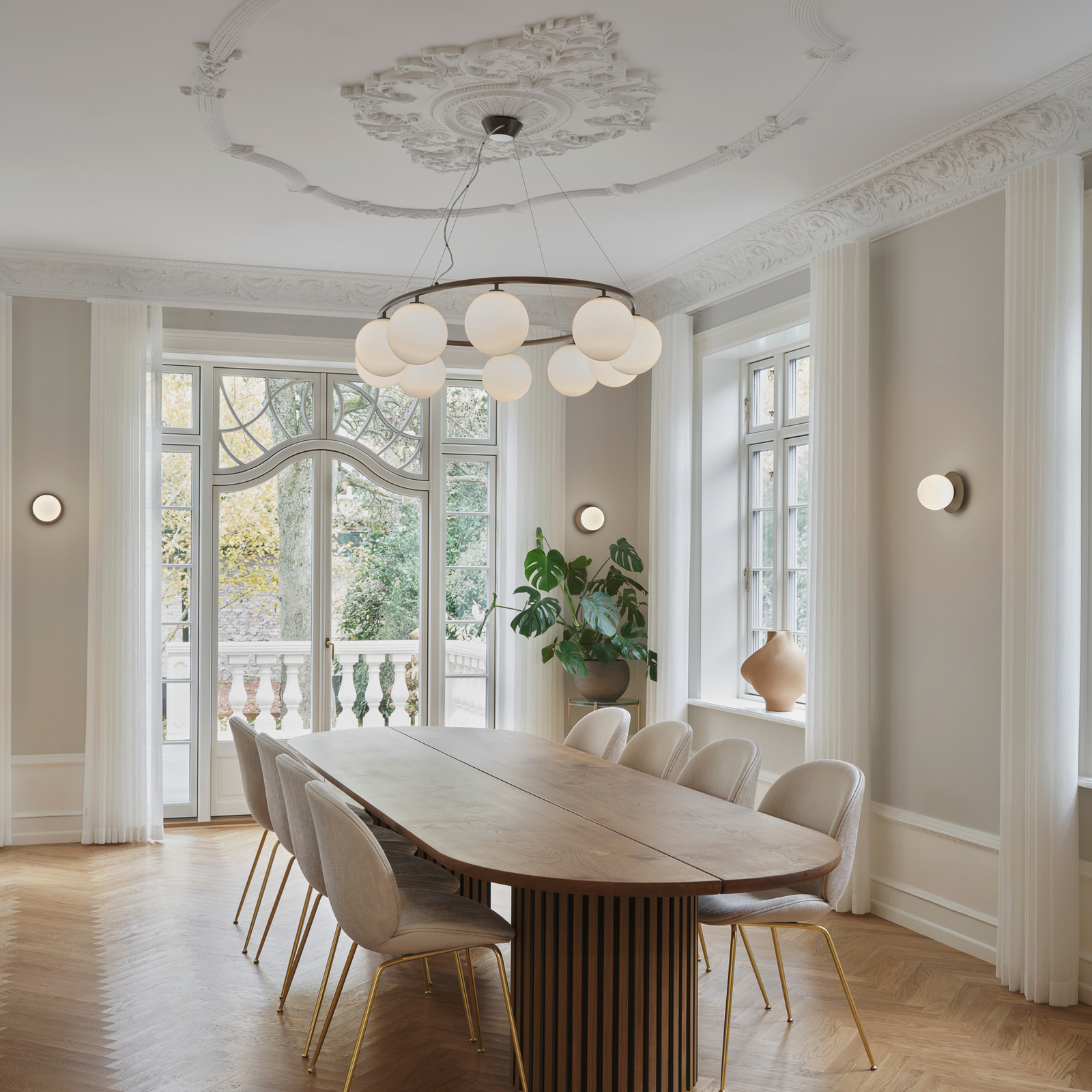 Liila 1 Medium Wandleuchte, bronze/opal, IP 44, G9 - Nuura