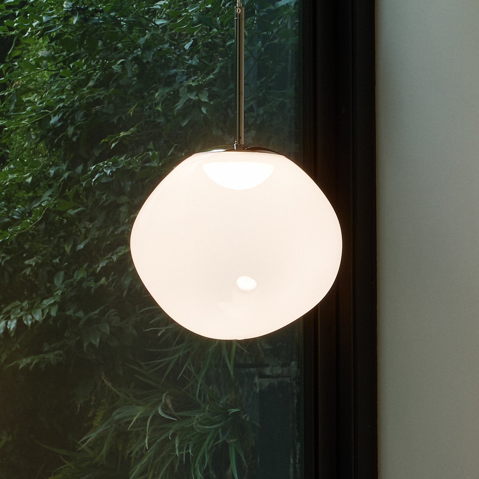 Tom Dixon LED hanging light Melt, Ø 50 cm, opal/silver