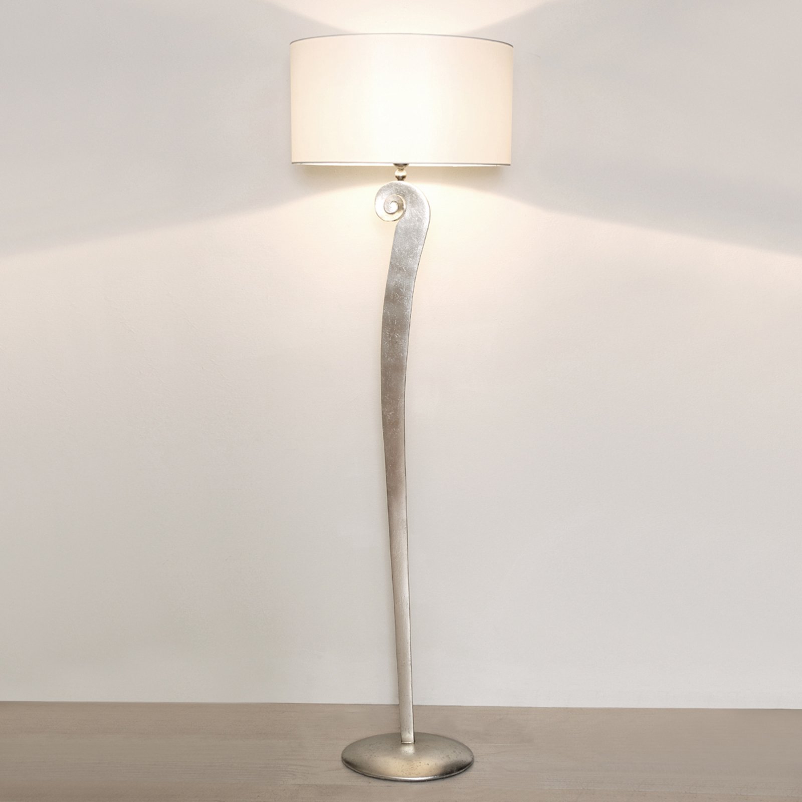Elegante lámpara de pie Lino