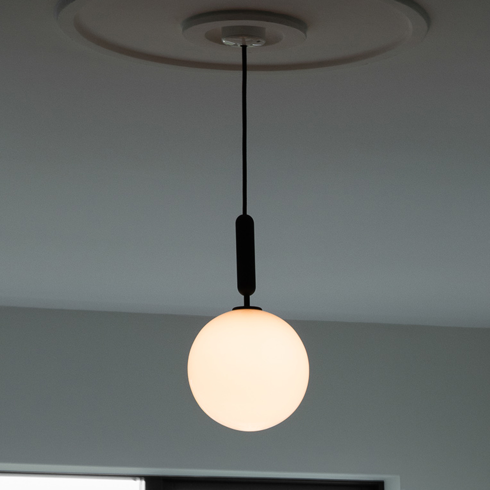 Miira 1 Lustră Pendul Large Rock Grey/Opal White - Nuura