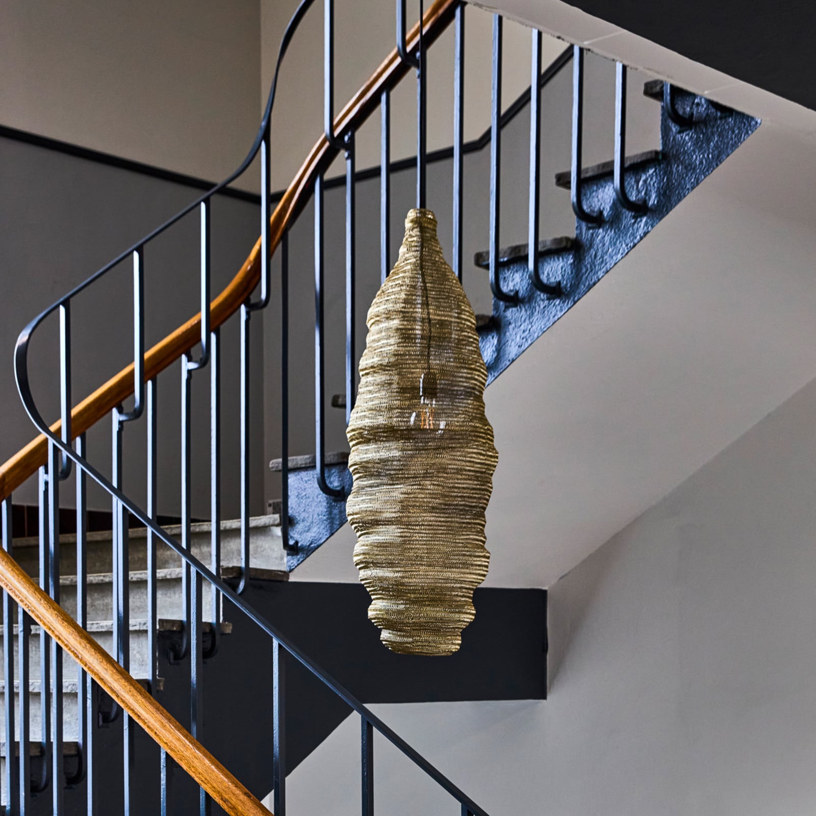 Mesh pendellampe guld jern Ø 30 cm House Doctor - Stue - Design - Metal - Med én lyskilde