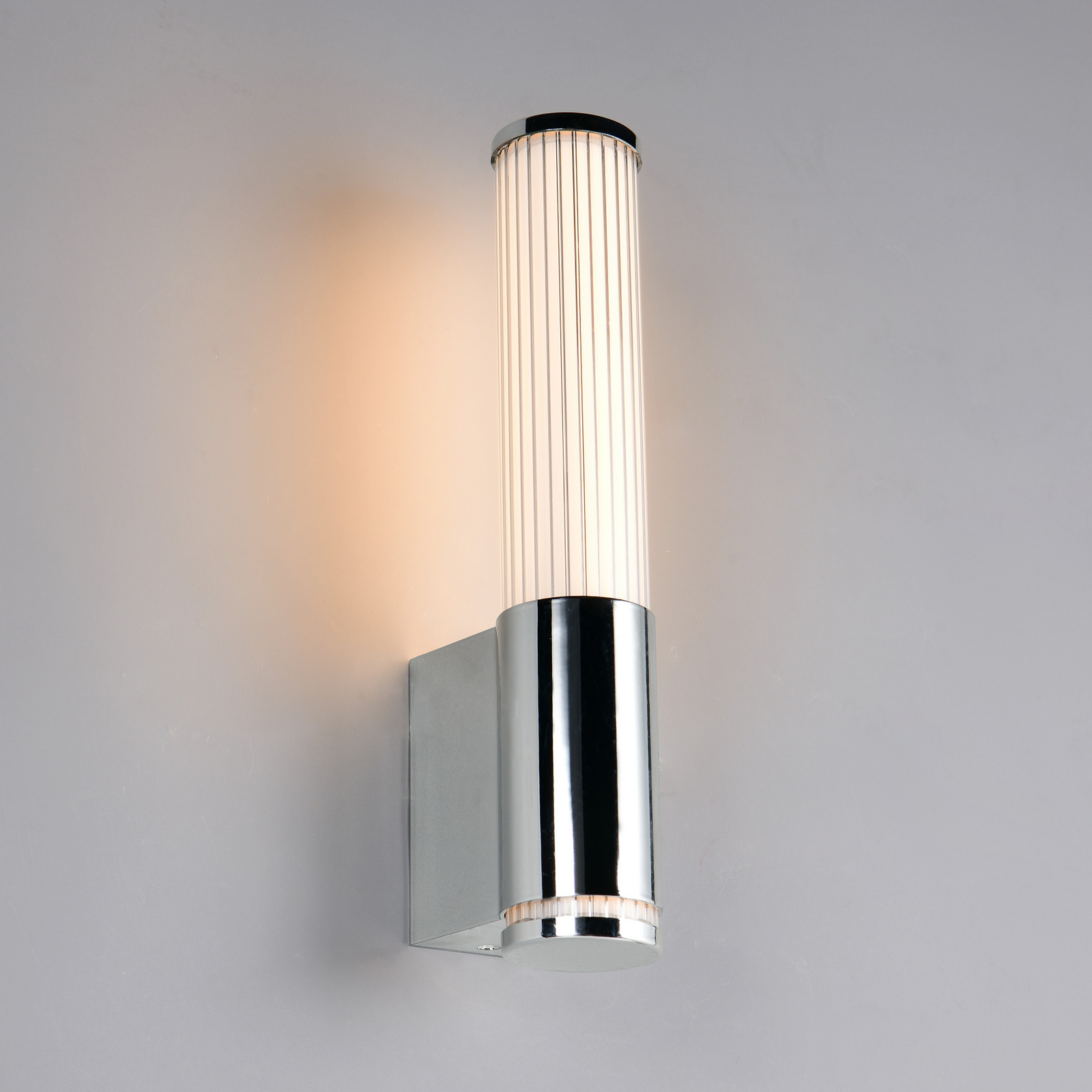 LED sienas lampa „Stefano“, hroma krāsā, augstums 29 cm, metāls, IP44 LED sienas lampa „Stefano“, hroma krāsā, augstums 29 cm, metāls, IP44