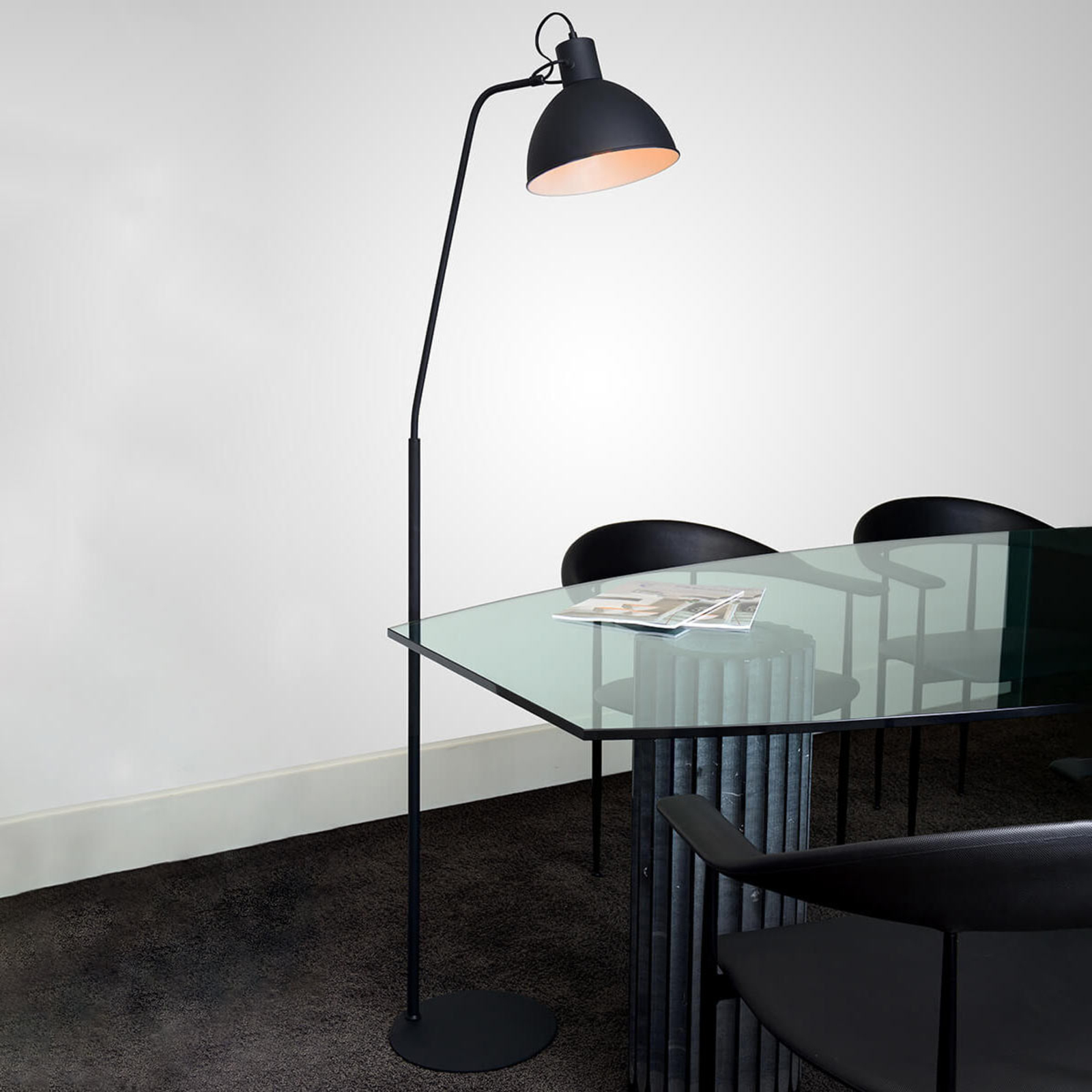 Erhabene vloerlamp Shadi