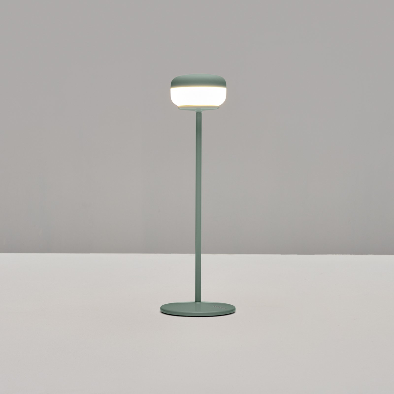 Nabíjecí stolní lampa Fatboy LED Cheerio, zelená, stmívatelná, IP55