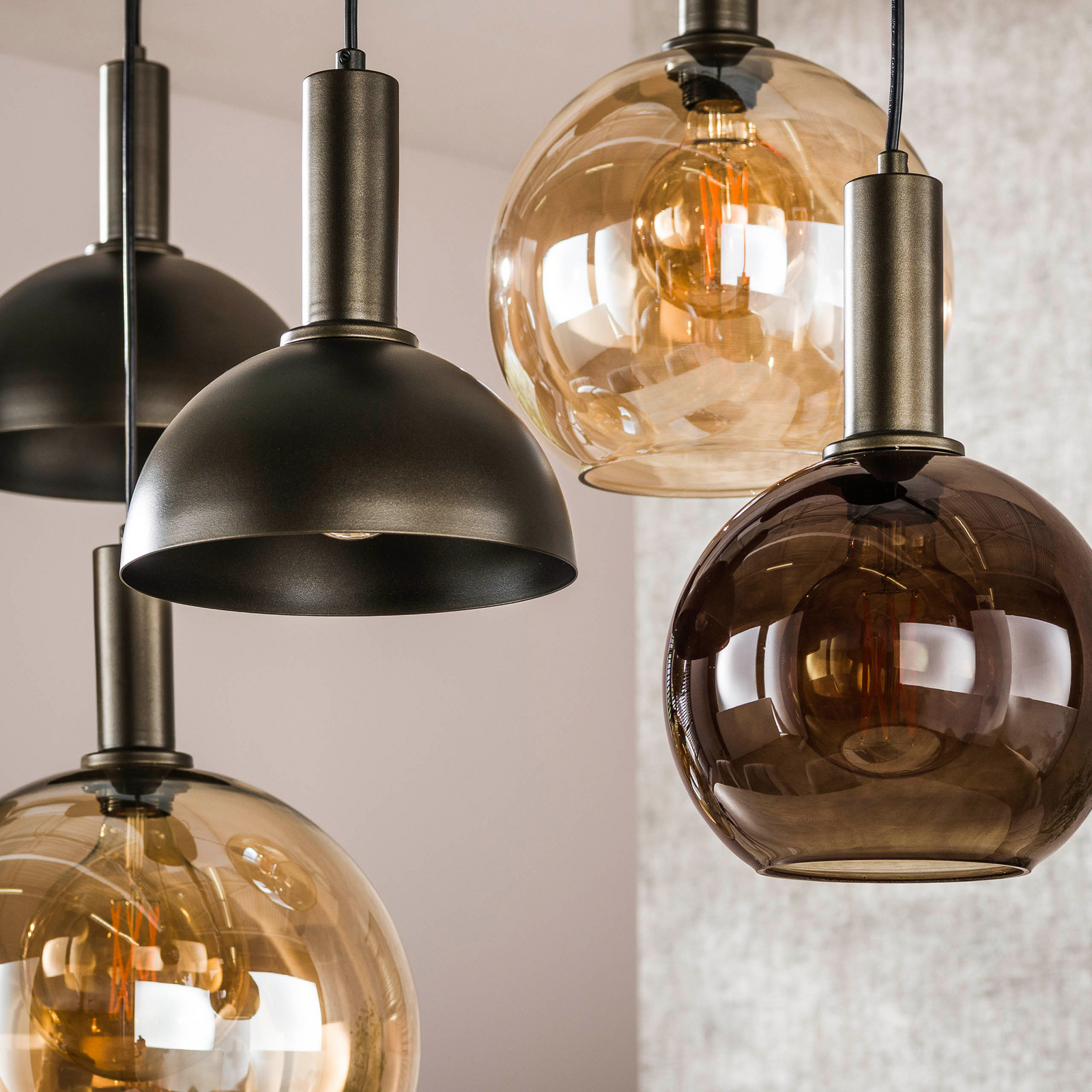 Pendelleuchte Cluster, amber/grau, Glas/Metall, 7-flg., E27 Pendelleuchte Cluster, amber/grau, Glas/Metall, 7-flg., E27