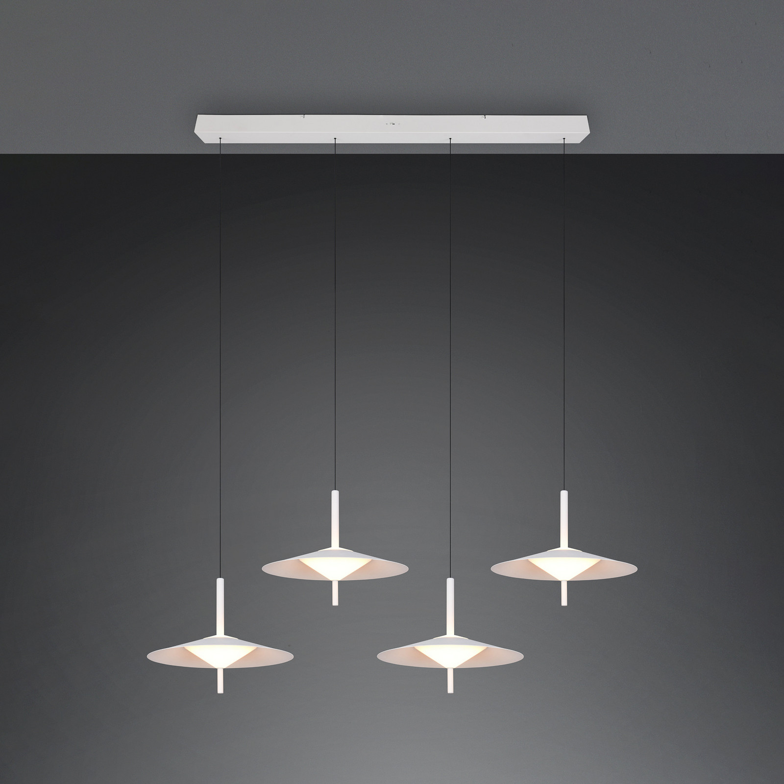 Trio Lighting LED висяща лампа „Амало“, матово бяла, дължина 146 см, CCT, 4-лампова