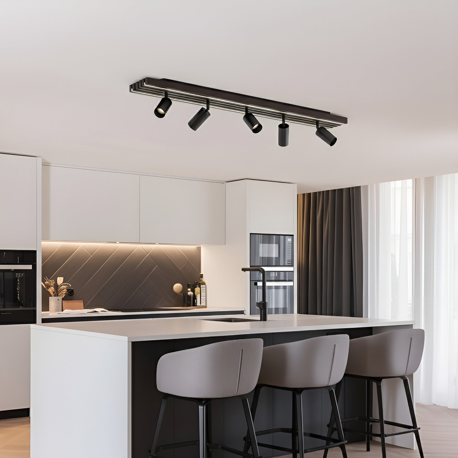 Lucande LED plafondspot Tiron, 5-lamps, 100 cm, eikenhout Lucande LED plafondspot Tiron, 5-lamps, 100 cm, eikenhout