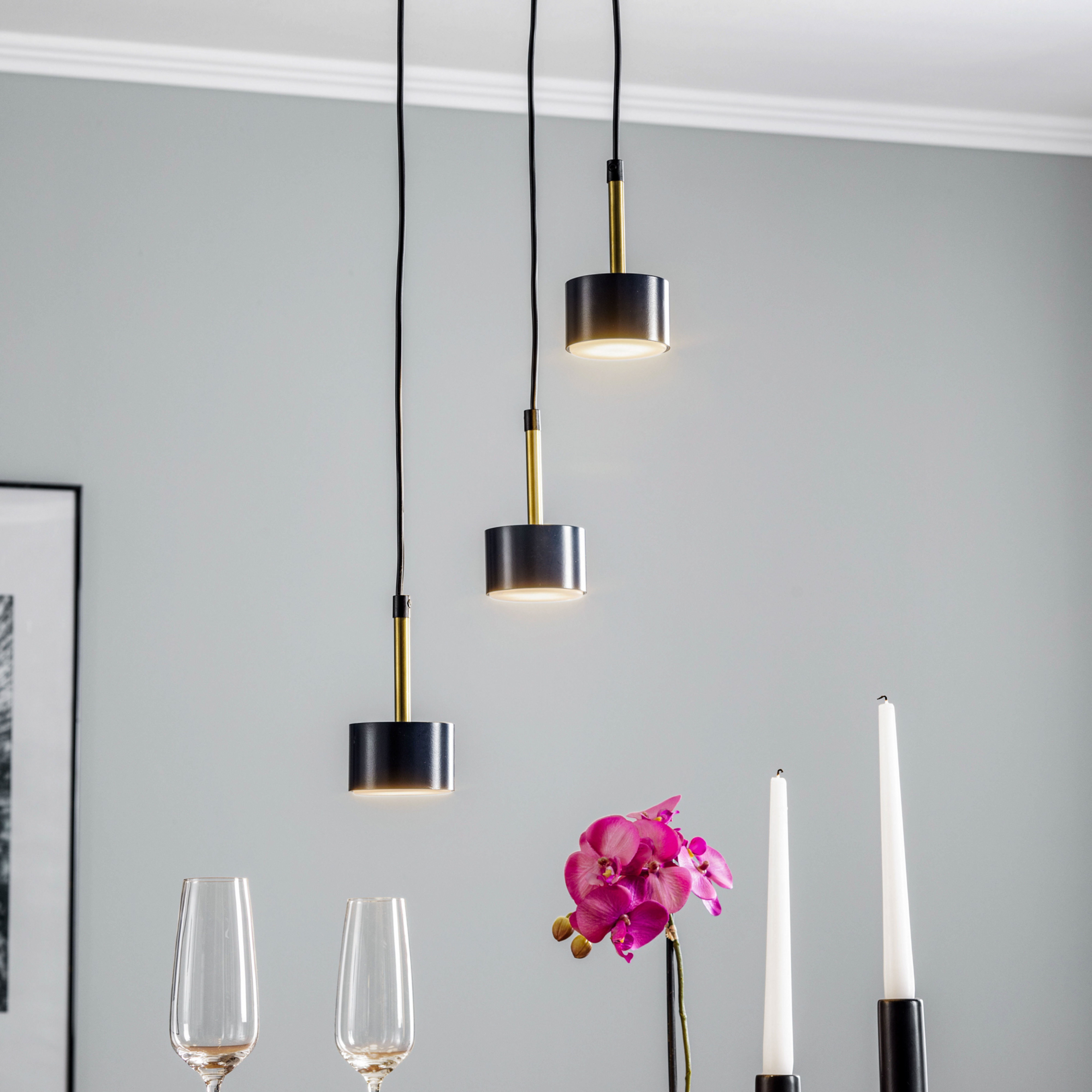 Piekaramā lampa Arena apaļa ar trim spuldzēm, zila-zelta
