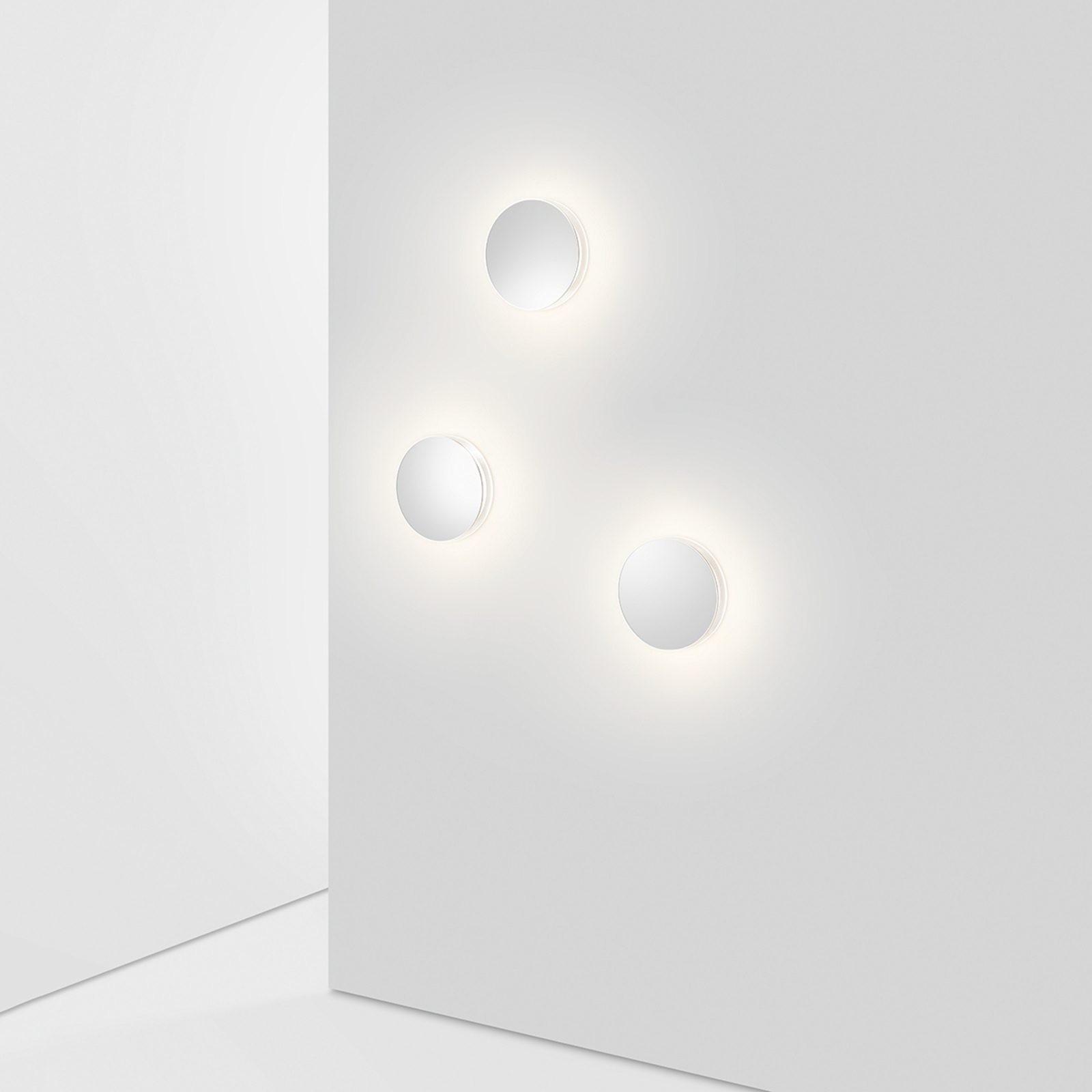Mirrored LED designer wall light Lid