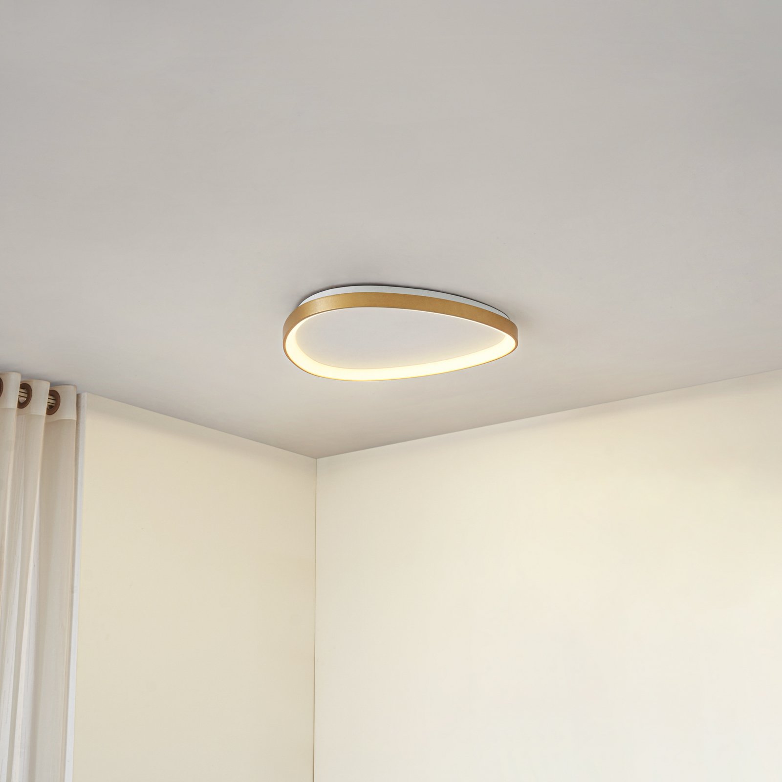 Asken LED stropní svítidlo, zlaté, 61 cm, stmívatelné, CCT - Lucande