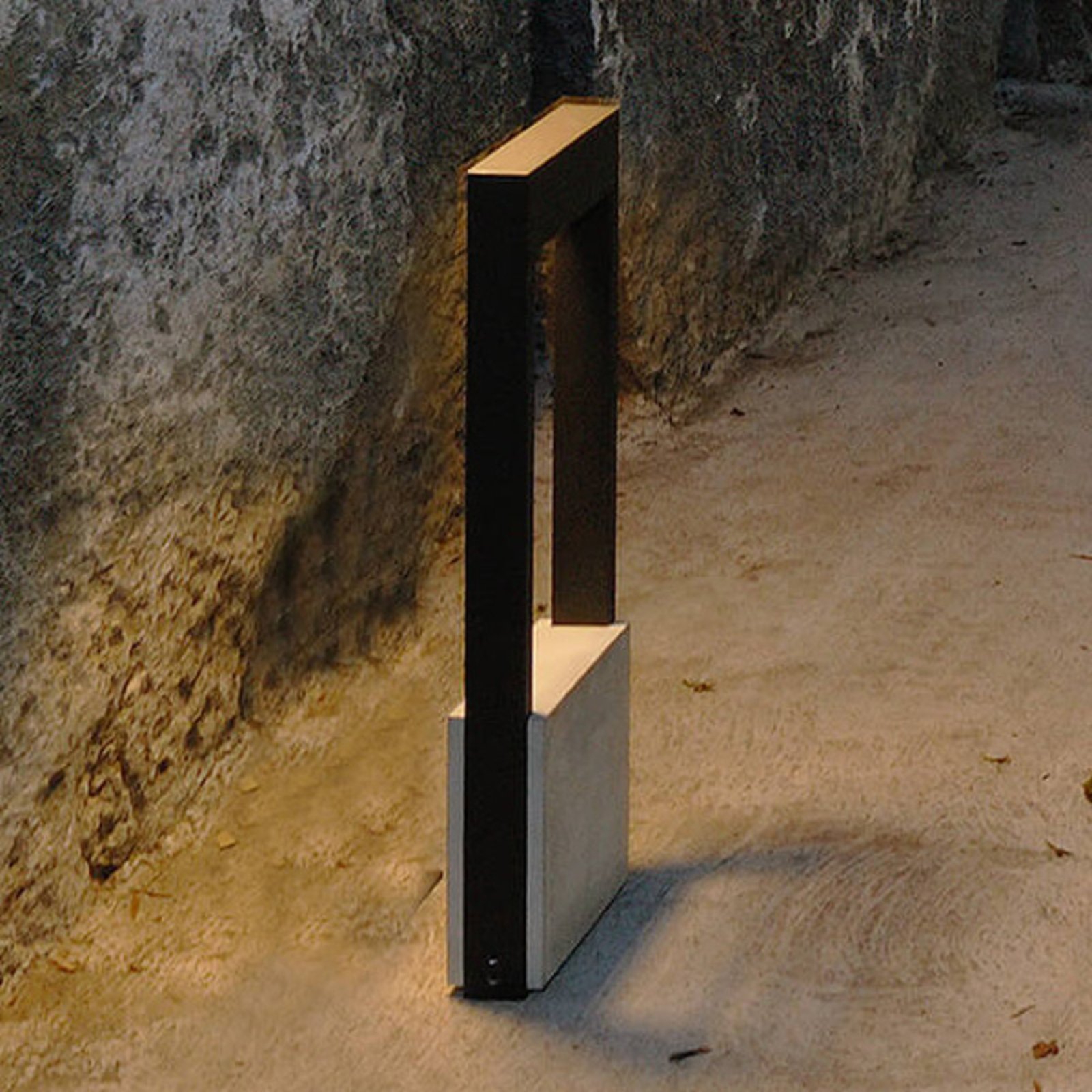LED-sokkellampe Chertan, betongelement, høyde 45cm