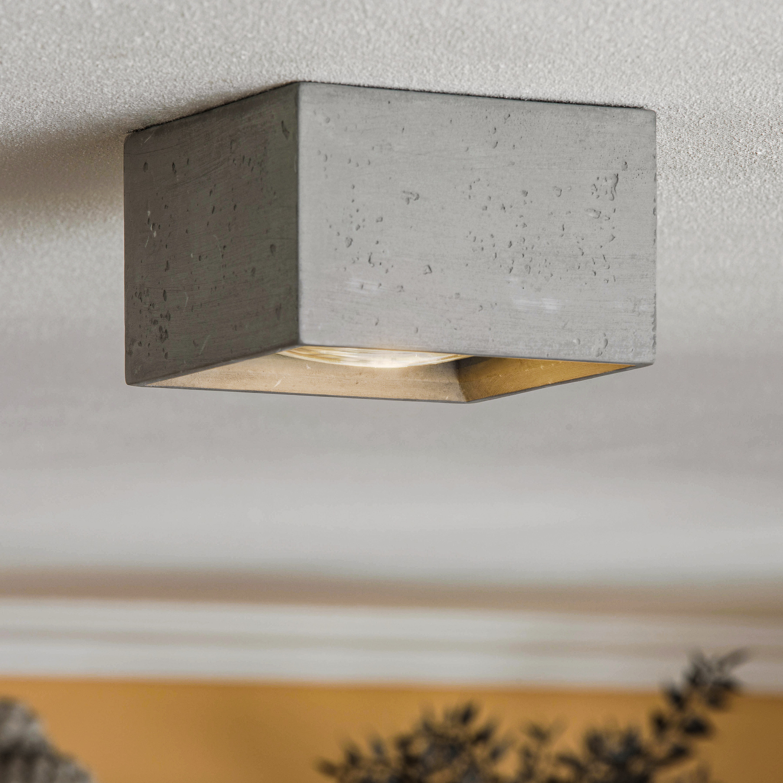 Solana ceiling spotlight concrete angular one-bulb