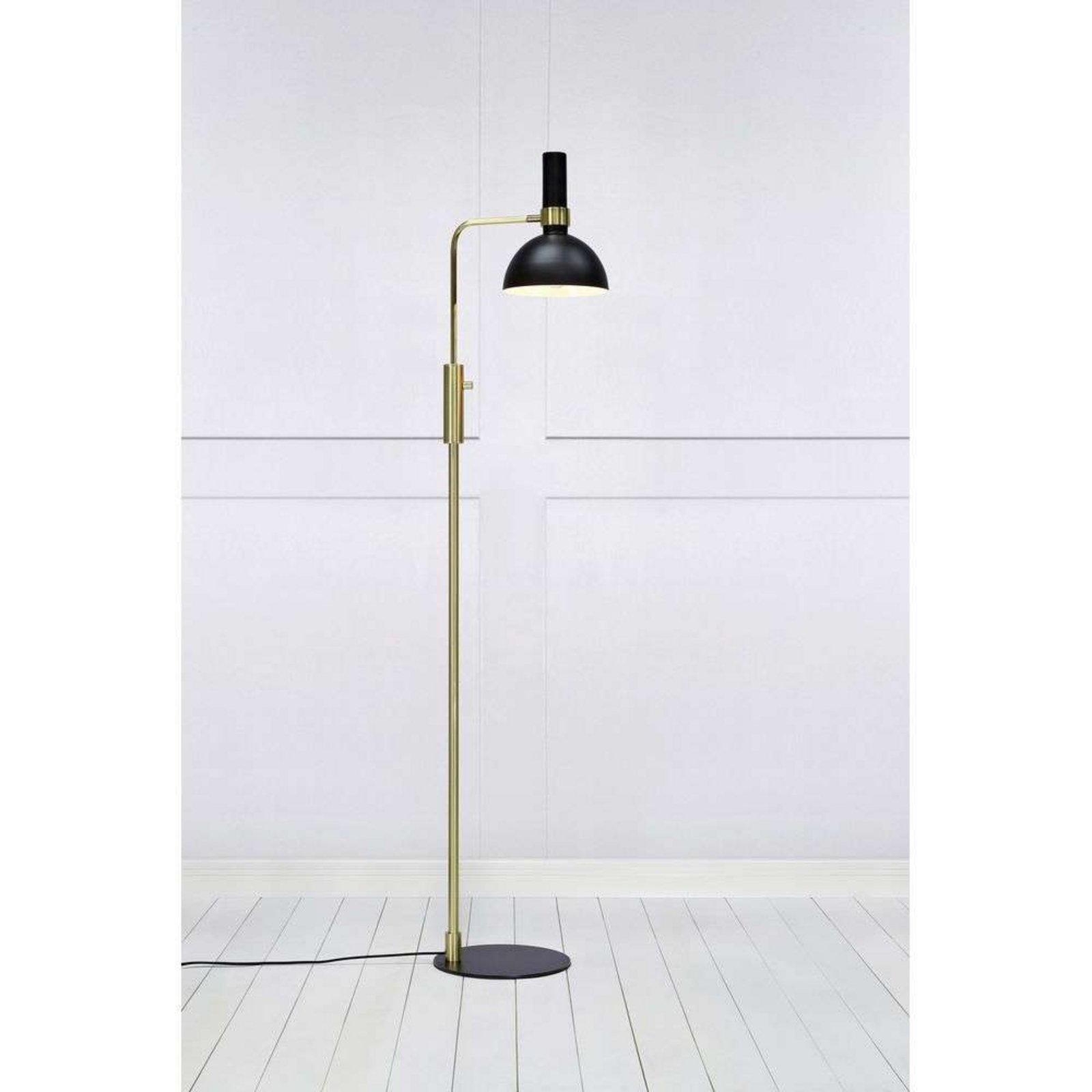 Larry Stojací Lampa Black/Brushed Brass - Markslöjd